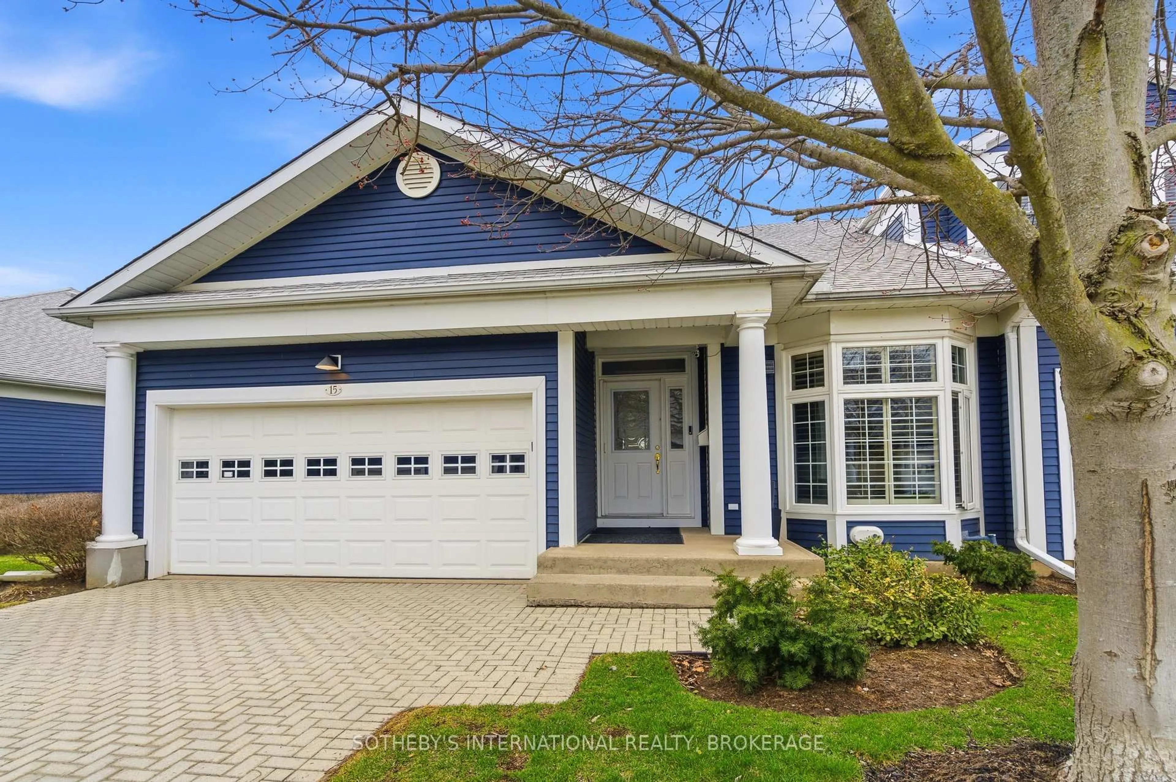 Home with vinyl exterior material, street for 88 Lakeport Rd #15, St. Catharines Ontario L2N 4P8