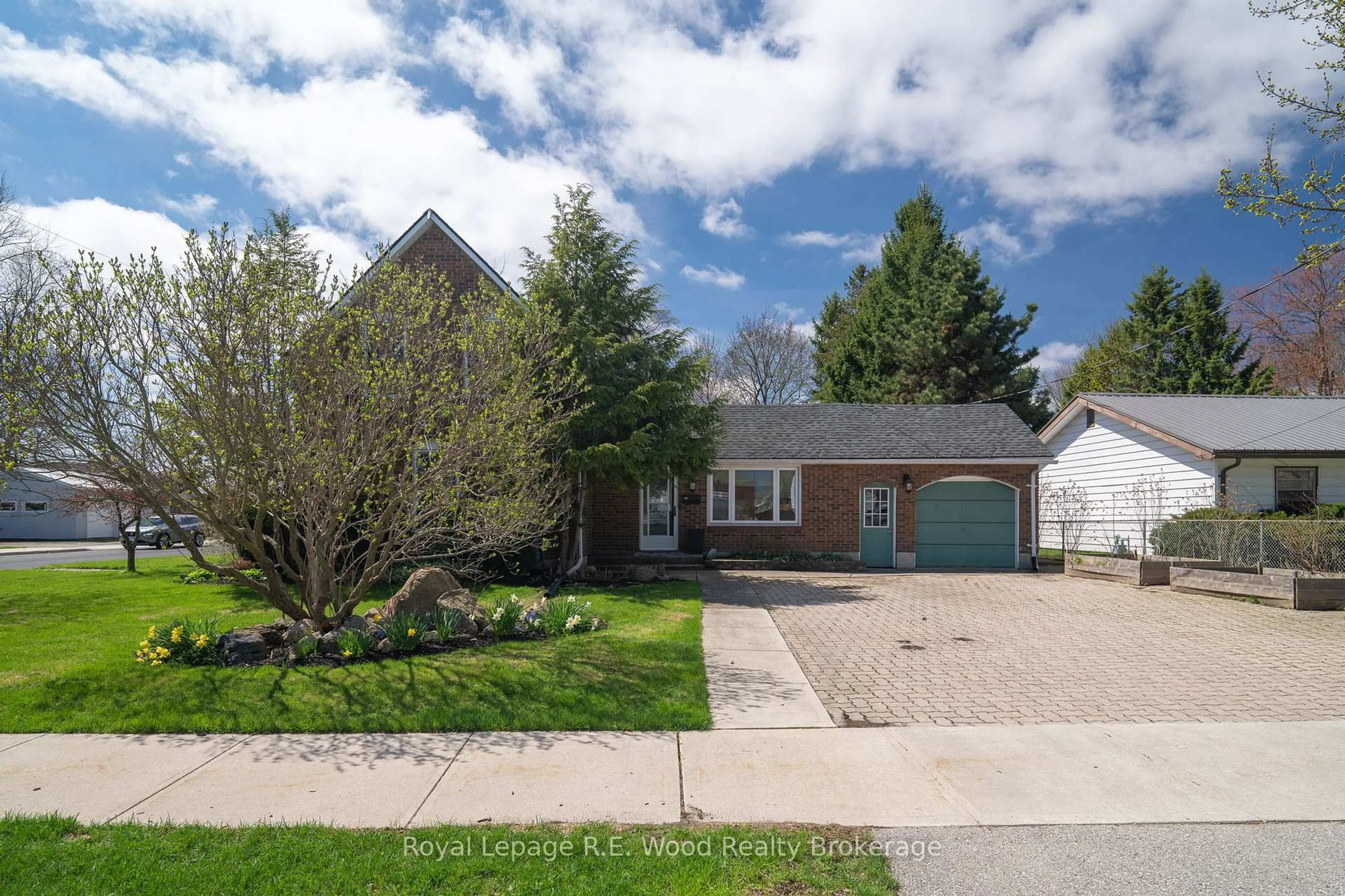 Unknown for 23 Spruce St, Aylmer Ontario N5H 1B2