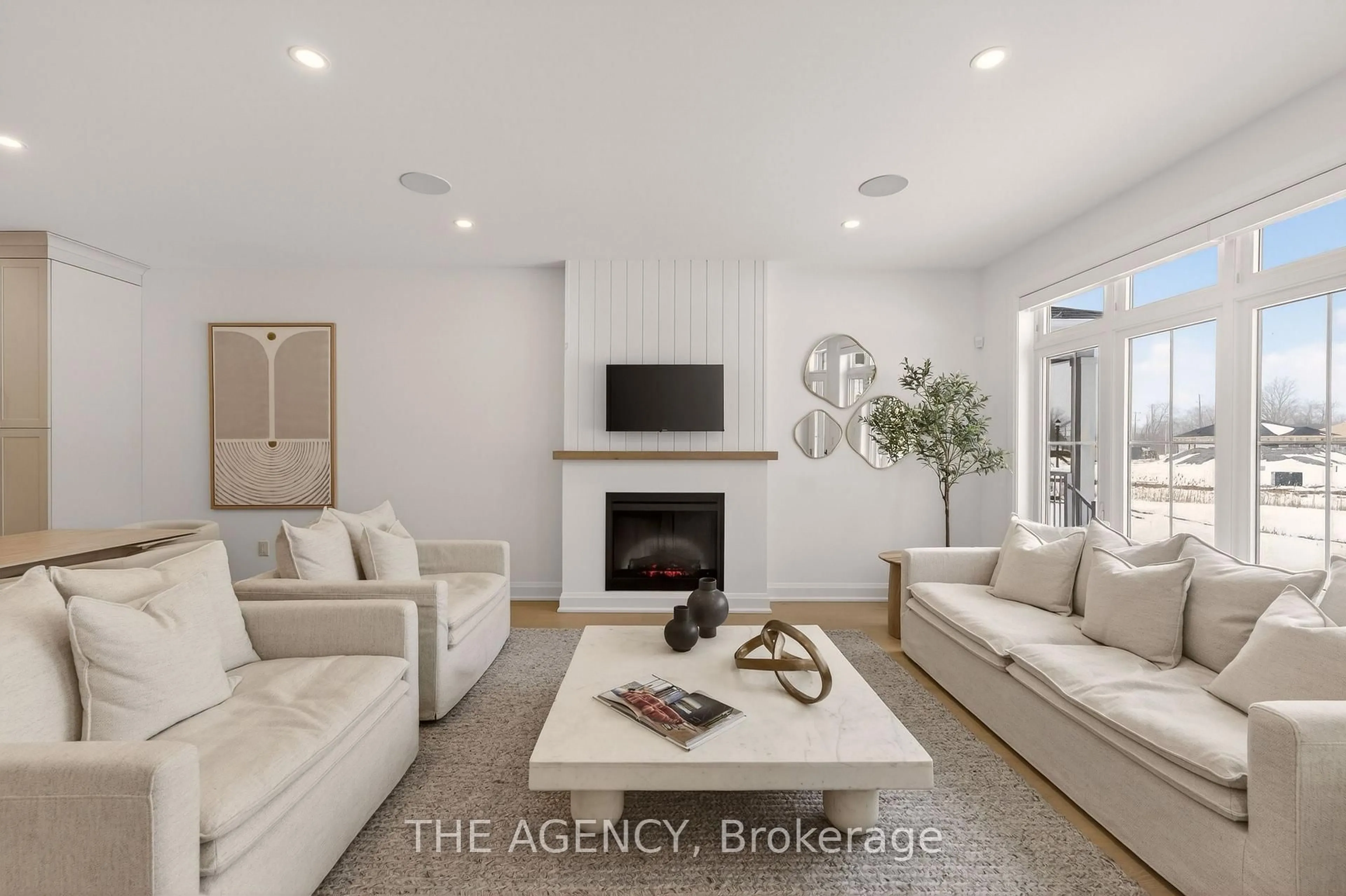 Living room with furniture, unknown for 574 Seneca Dr #70F, Fort Erie Ontario L2A 1C2