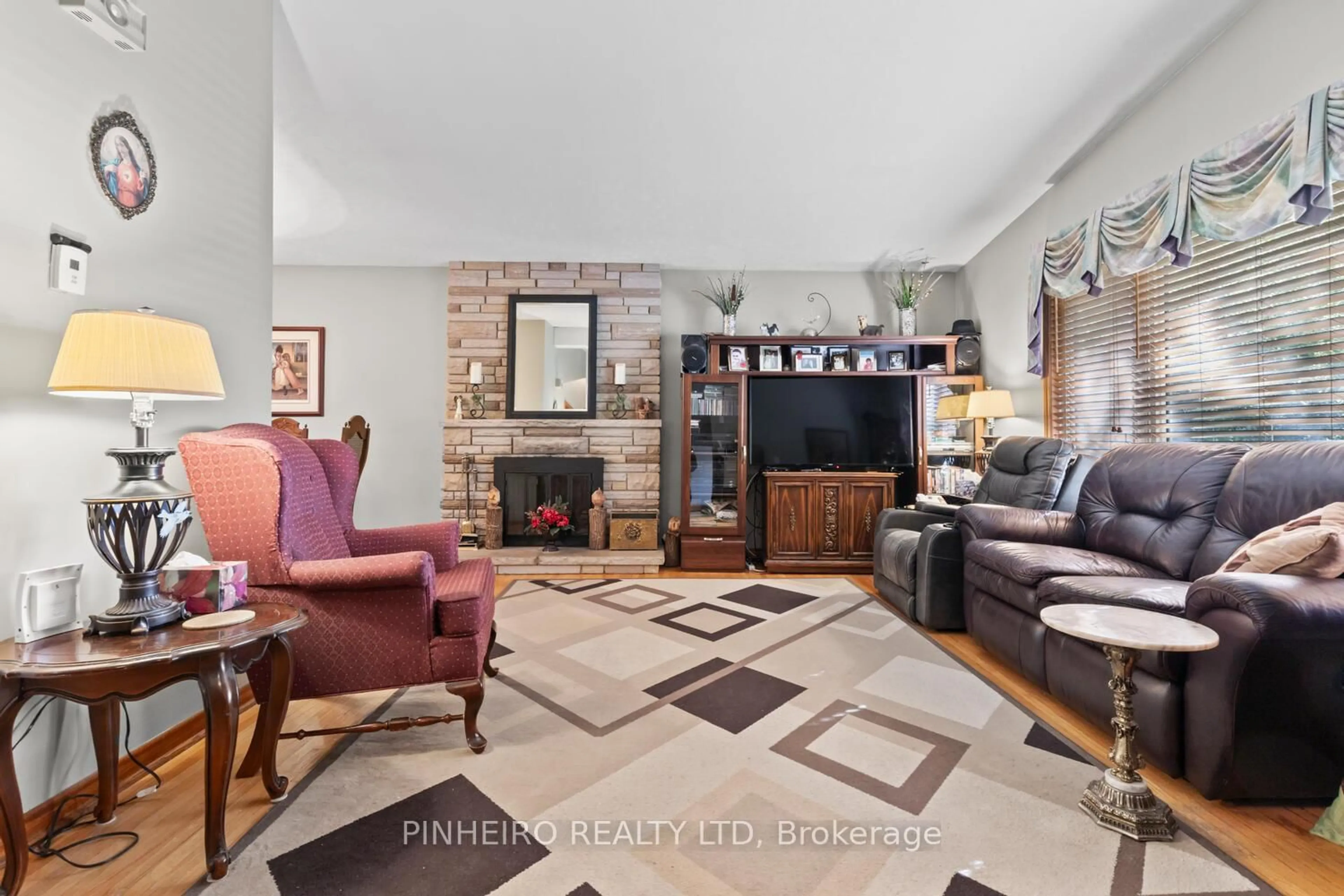 Living room with furniture, unknown for 6 Oregon Rd, London South Ontario N5Z 4B9