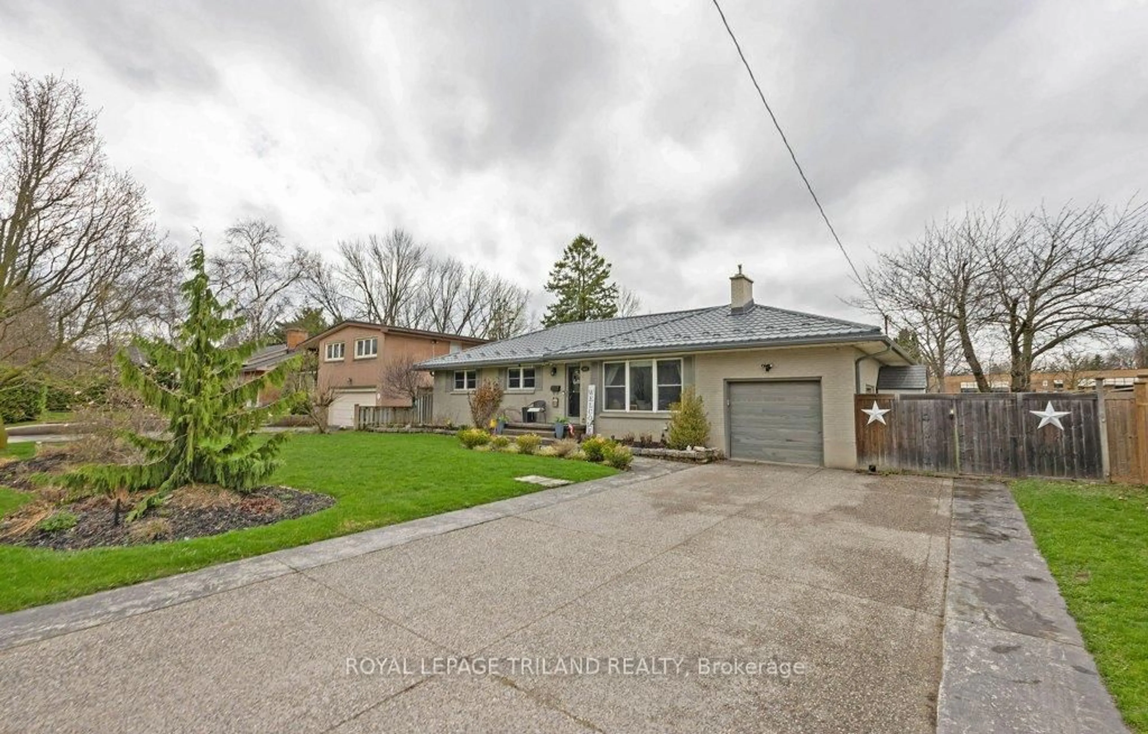 Unknown for 445 RIDOUT St, London South Ontario N6C 4A3