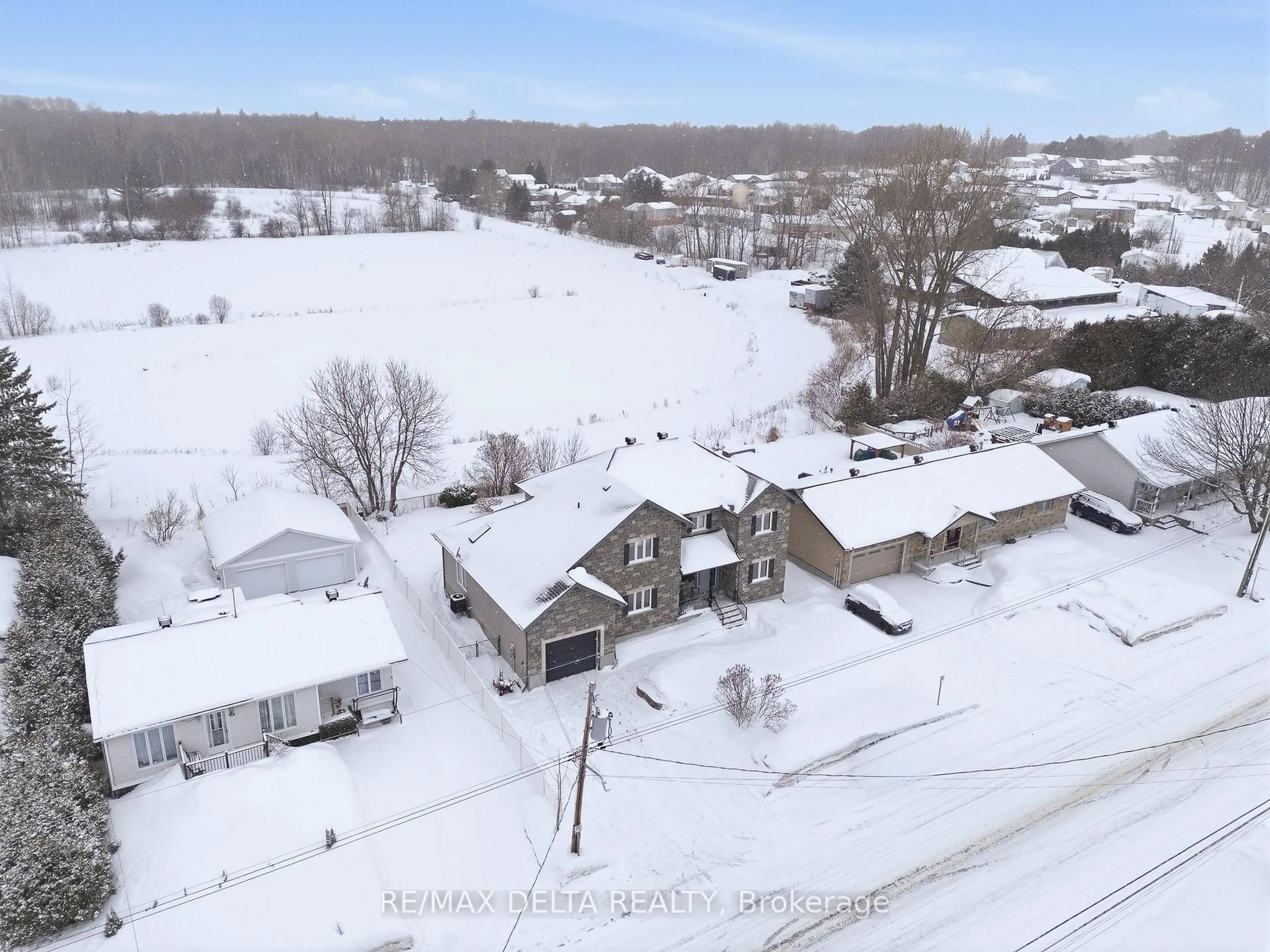 A pic from outside/outdoor area/front of a property/back of a property/a pic from drone, street for 1820 LANDRY Rd, Clarence-Rockland Ontario K0A 1N0