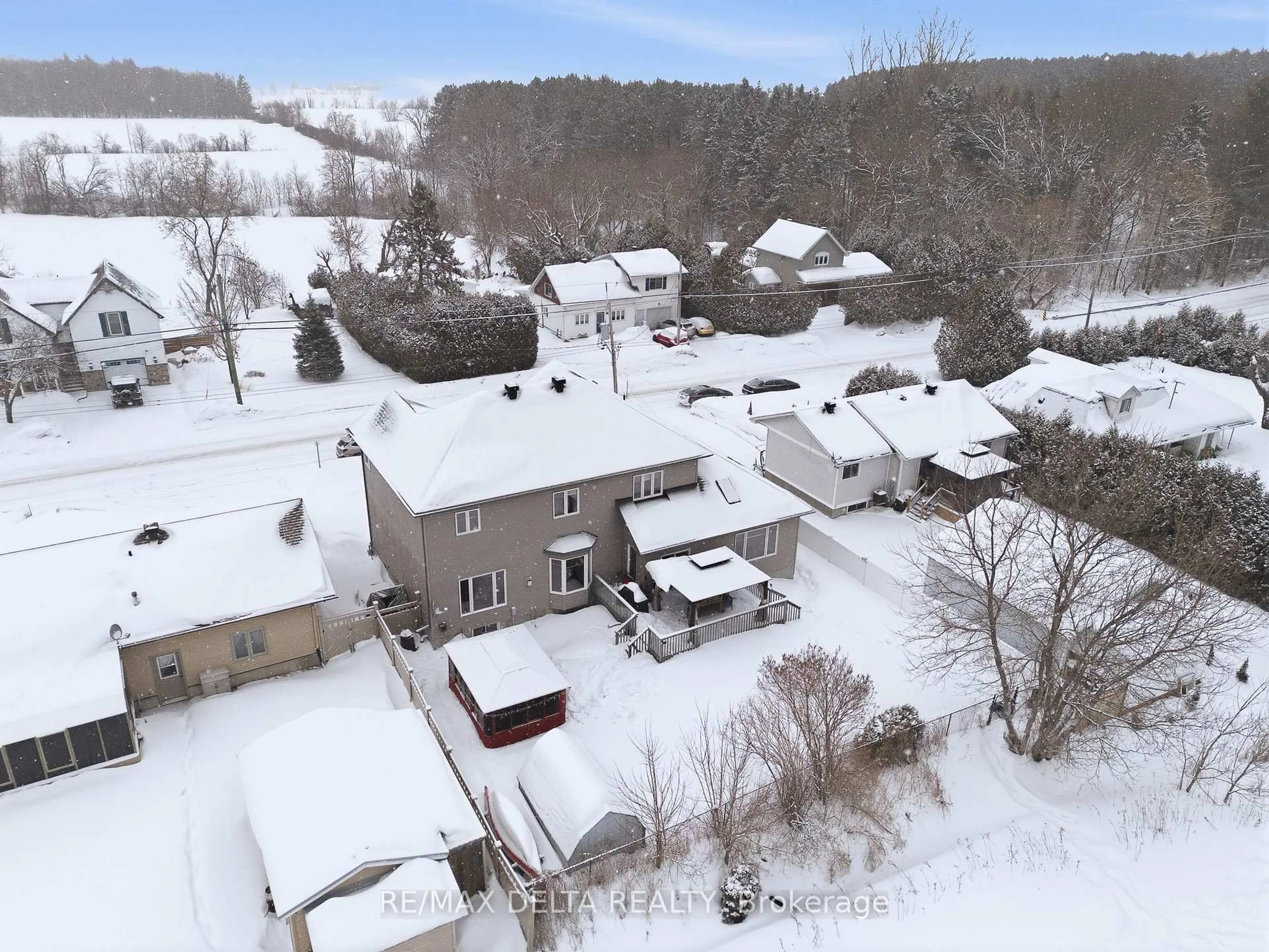 A pic from outside/outdoor area/front of a property/back of a property/a pic from drone, unknown for 1820 LANDRY Rd, Clarence-Rockland Ontario K0A 1N0