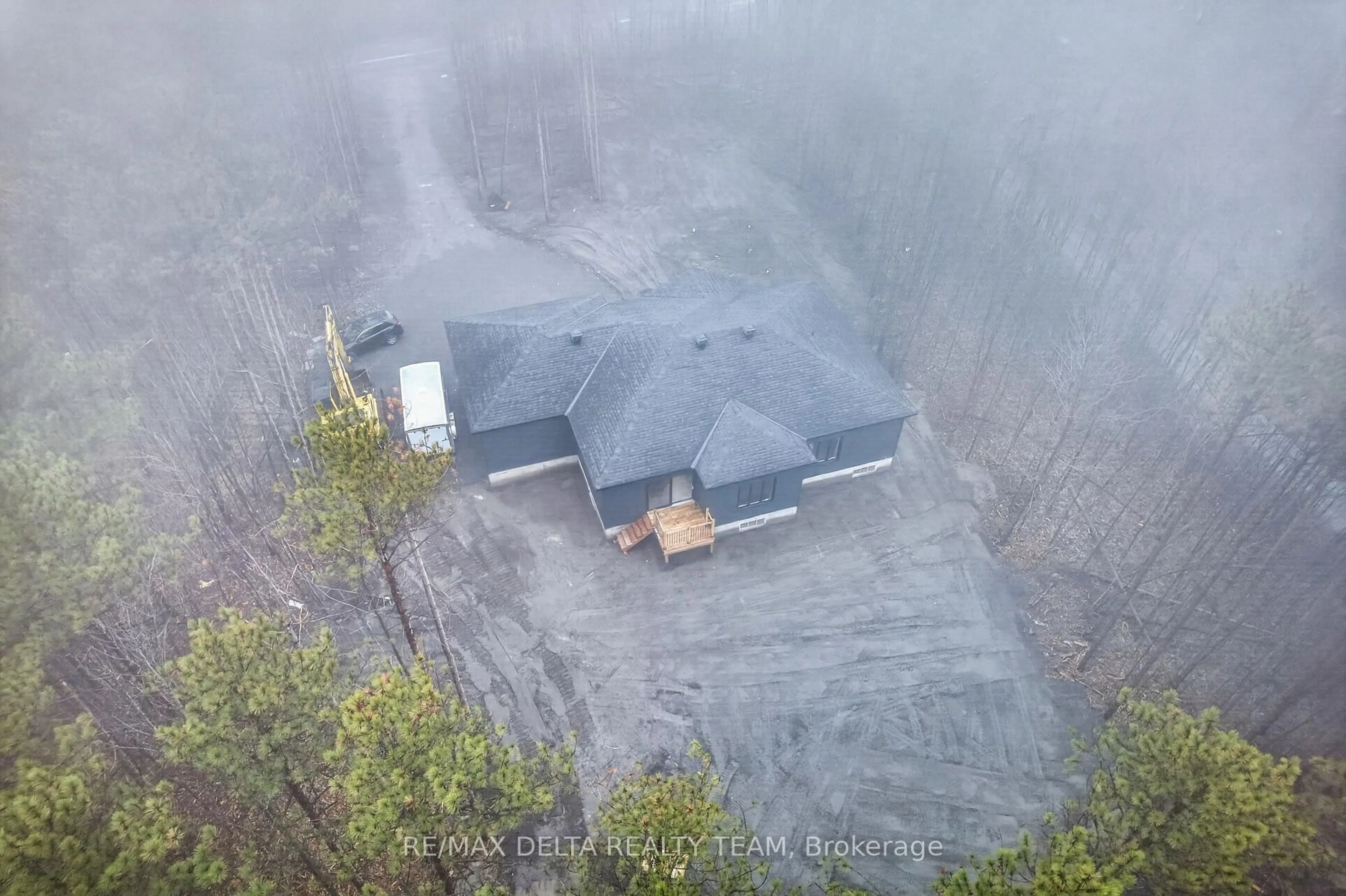 A pic from outside/outdoor area/front of a property/back of a property/a pic from drone, unknown for 7861 Springhill Rd, Winchester Ontario K0C 2K0