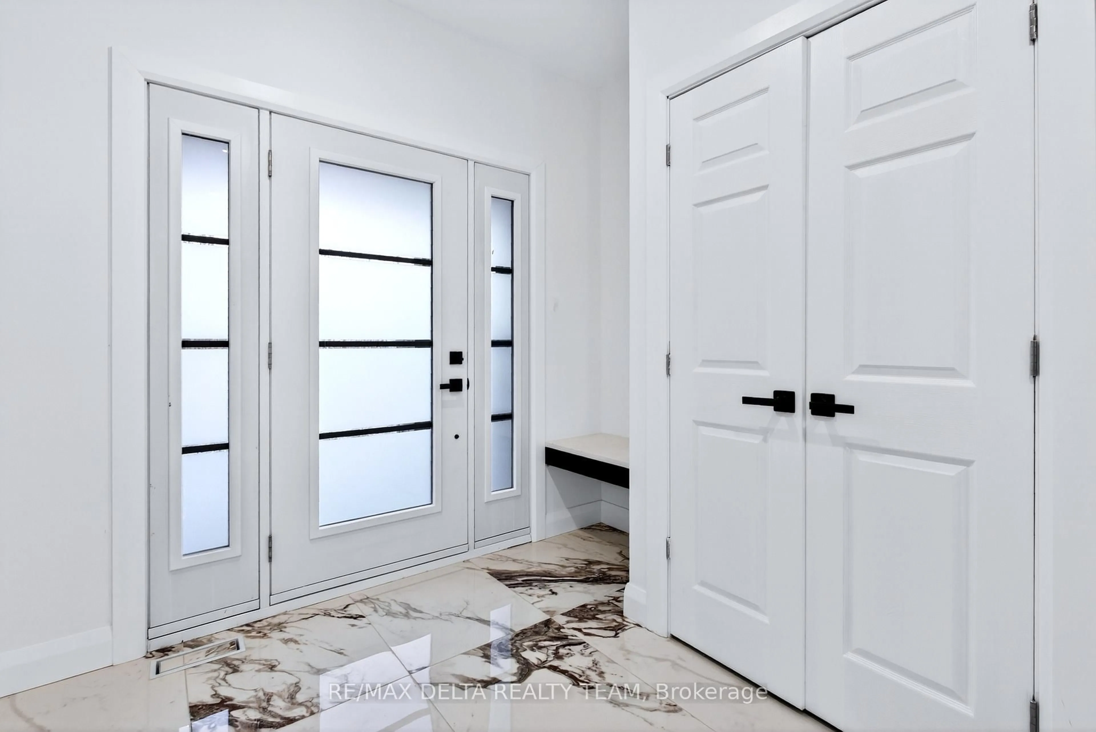 Indoor entryway for 7861 Springhill Rd, Winchester Ontario K0C 2K0