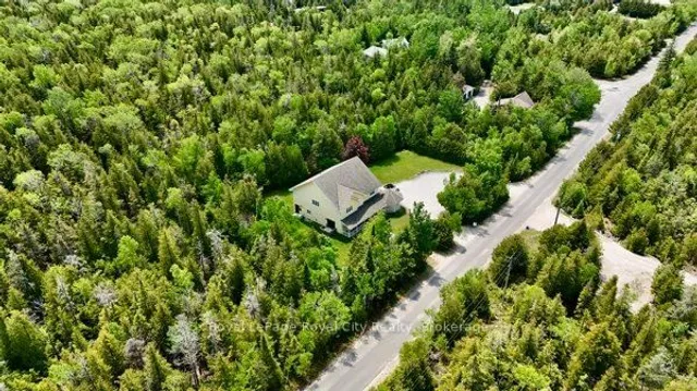 13 Elgin St, Northern Bruce Peninsula 2
