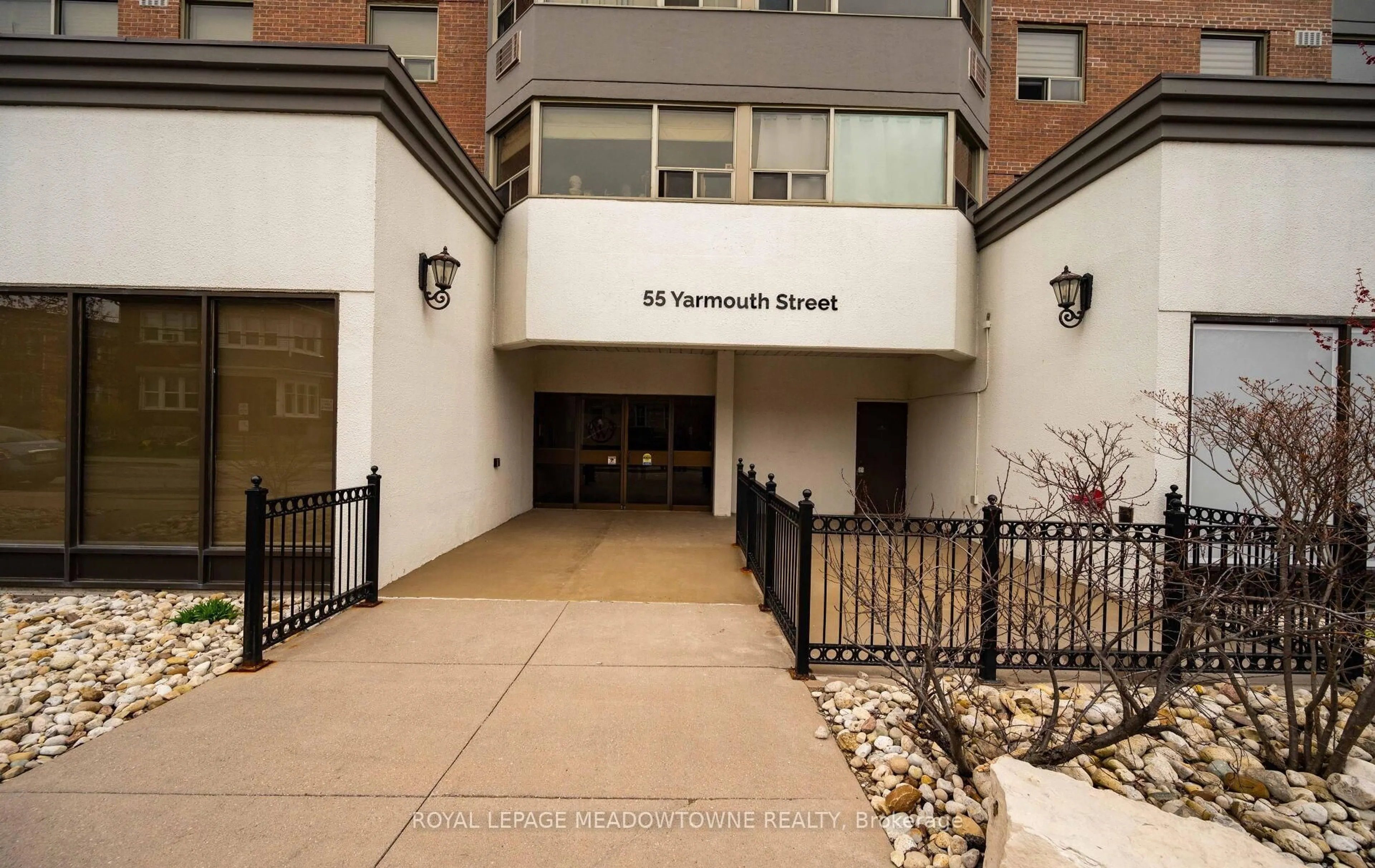 Indoor foyer for 55 Yarmouth St #302, Guelph Ontario N1H 7R4