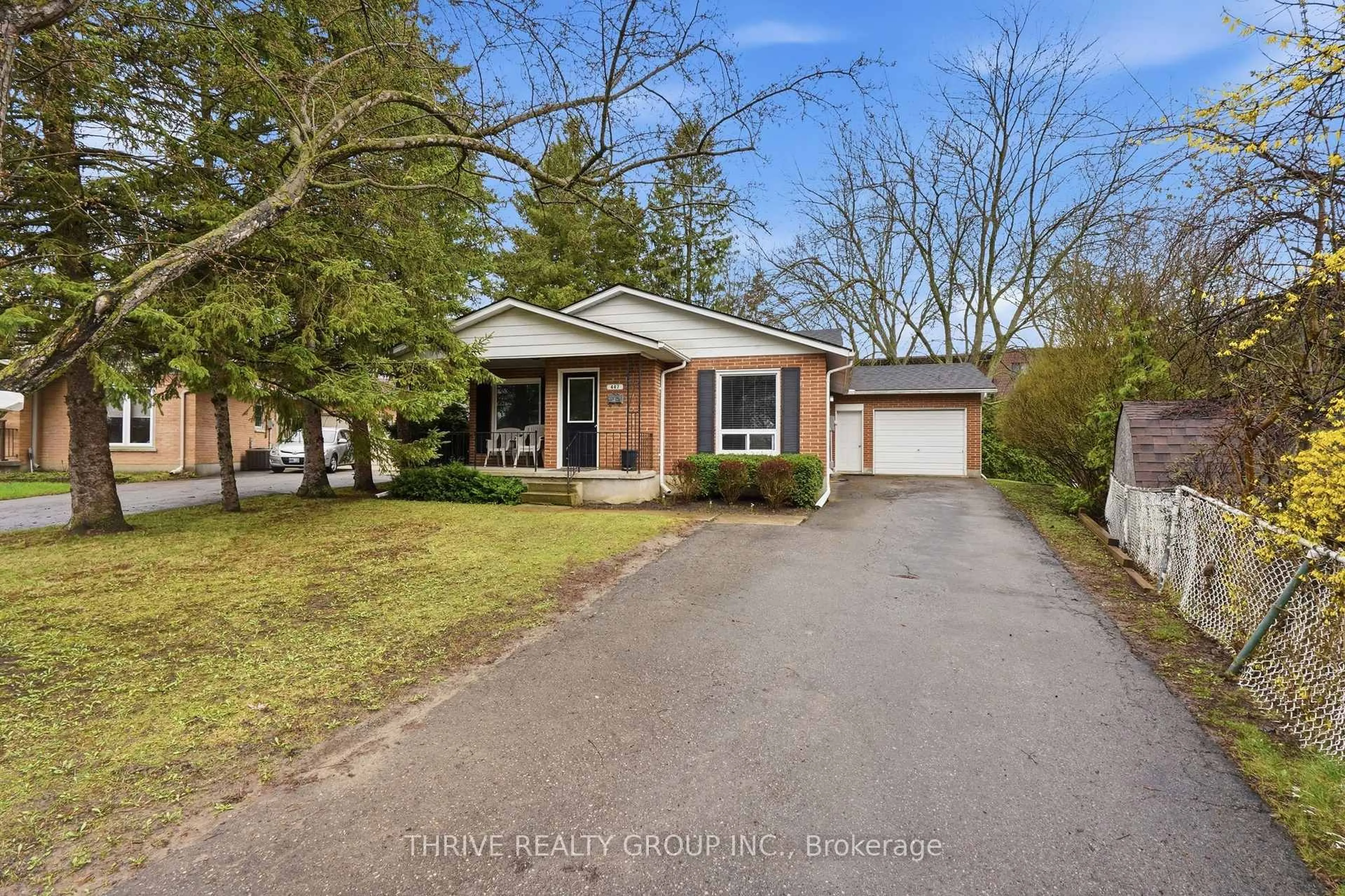 Unknown for 447 Castlegrove Crt, London North Ontario N6G 1L2
