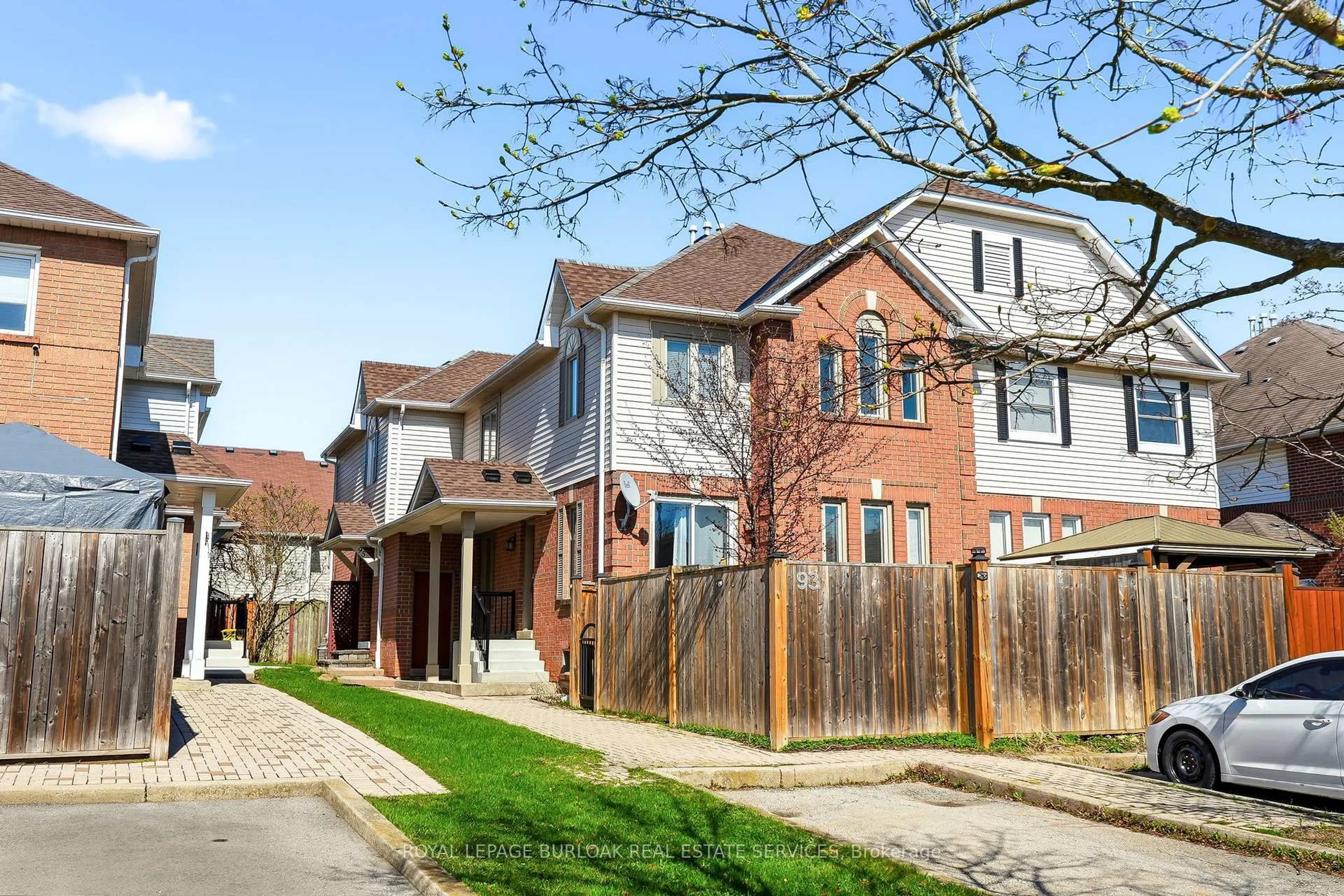 Home with brick exterior material, street for 95 Thornlodge Dr, Hamilton Ontario L8B 0L9