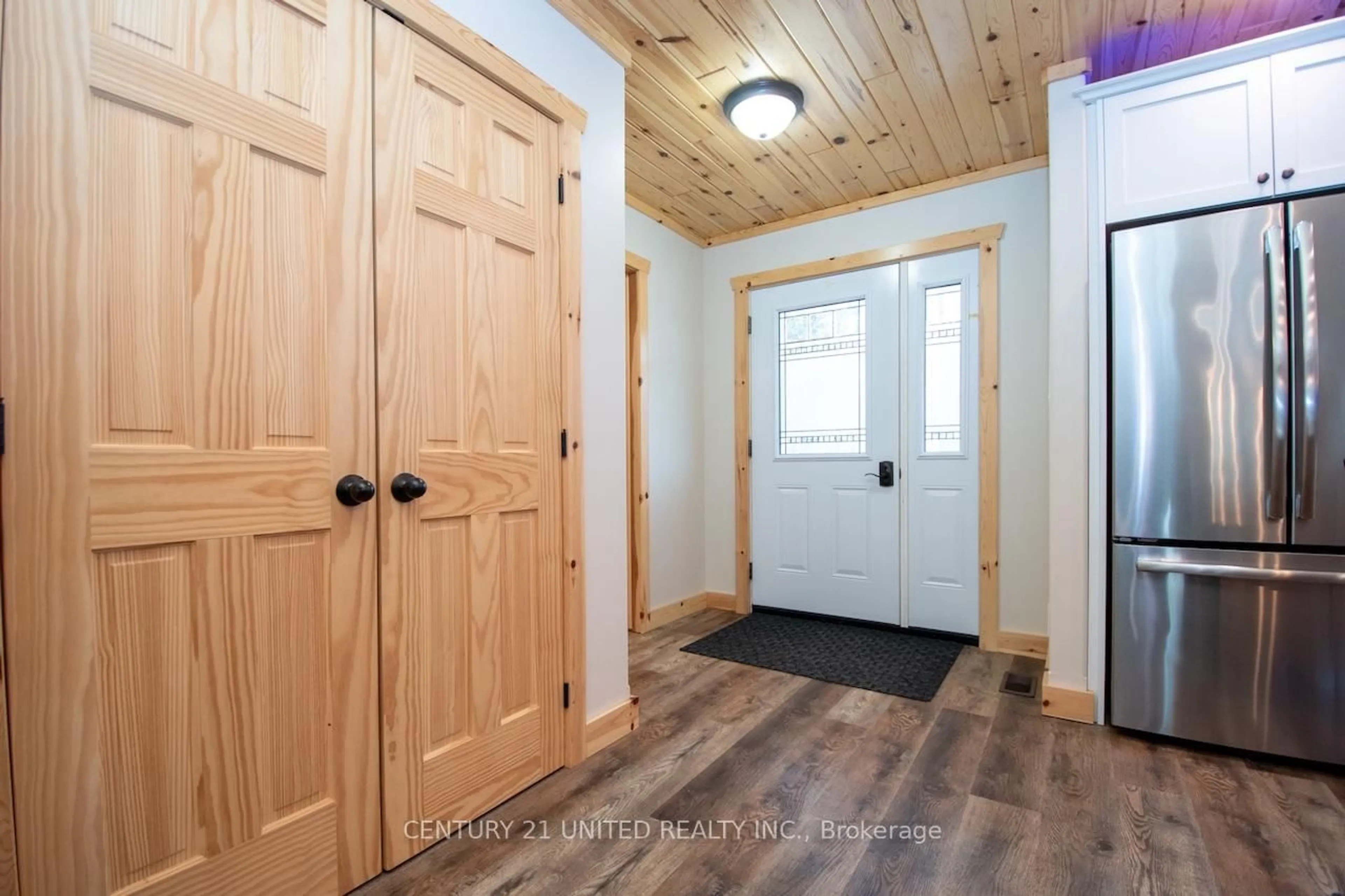 Indoor entryway for 1525 South Baptiste Lake Rd, Bancroft Ontario K0L 1C0