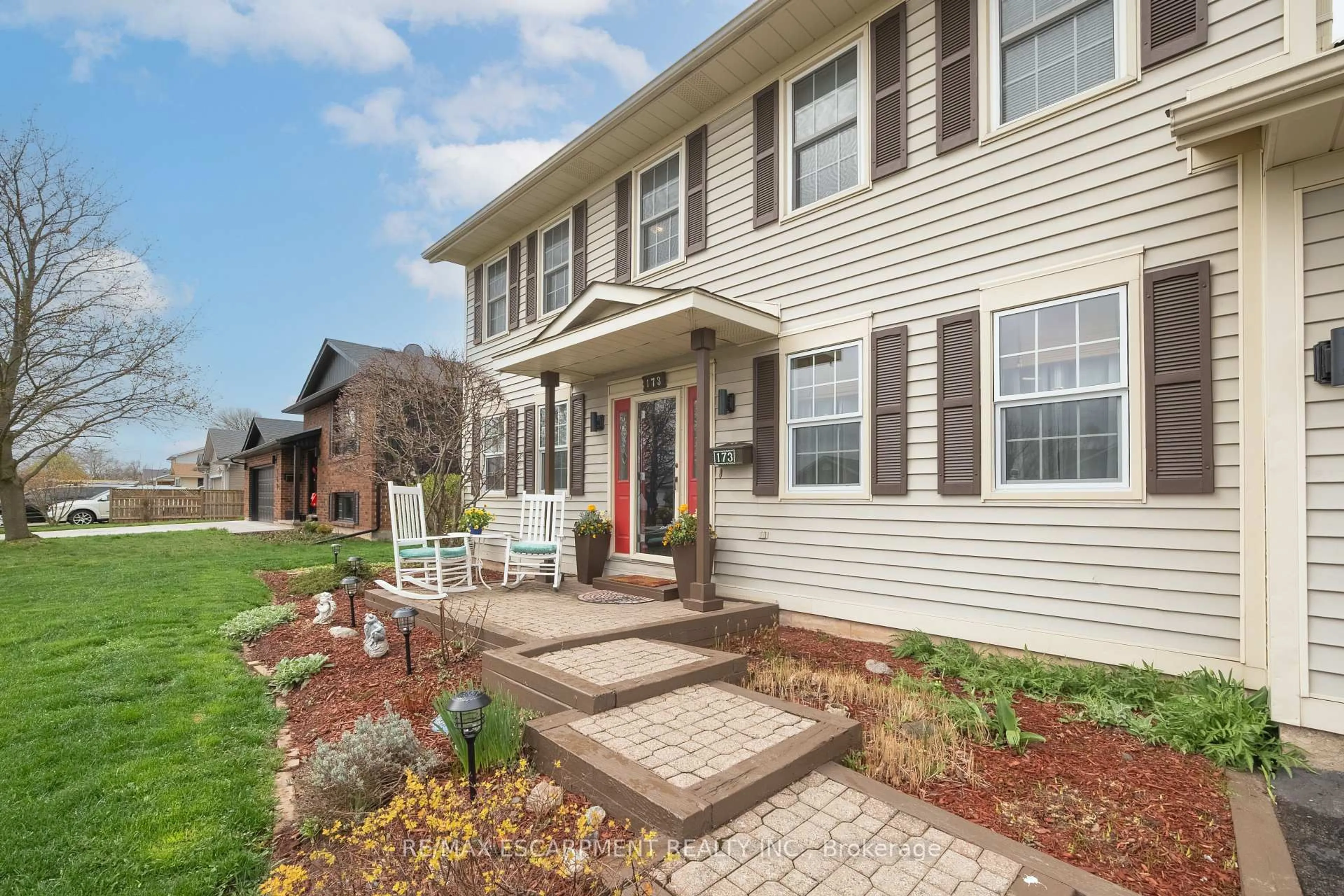 Home with brick exterior material, street for 173 Green Pointe Dr, Welland Ontario L3C 6Y8