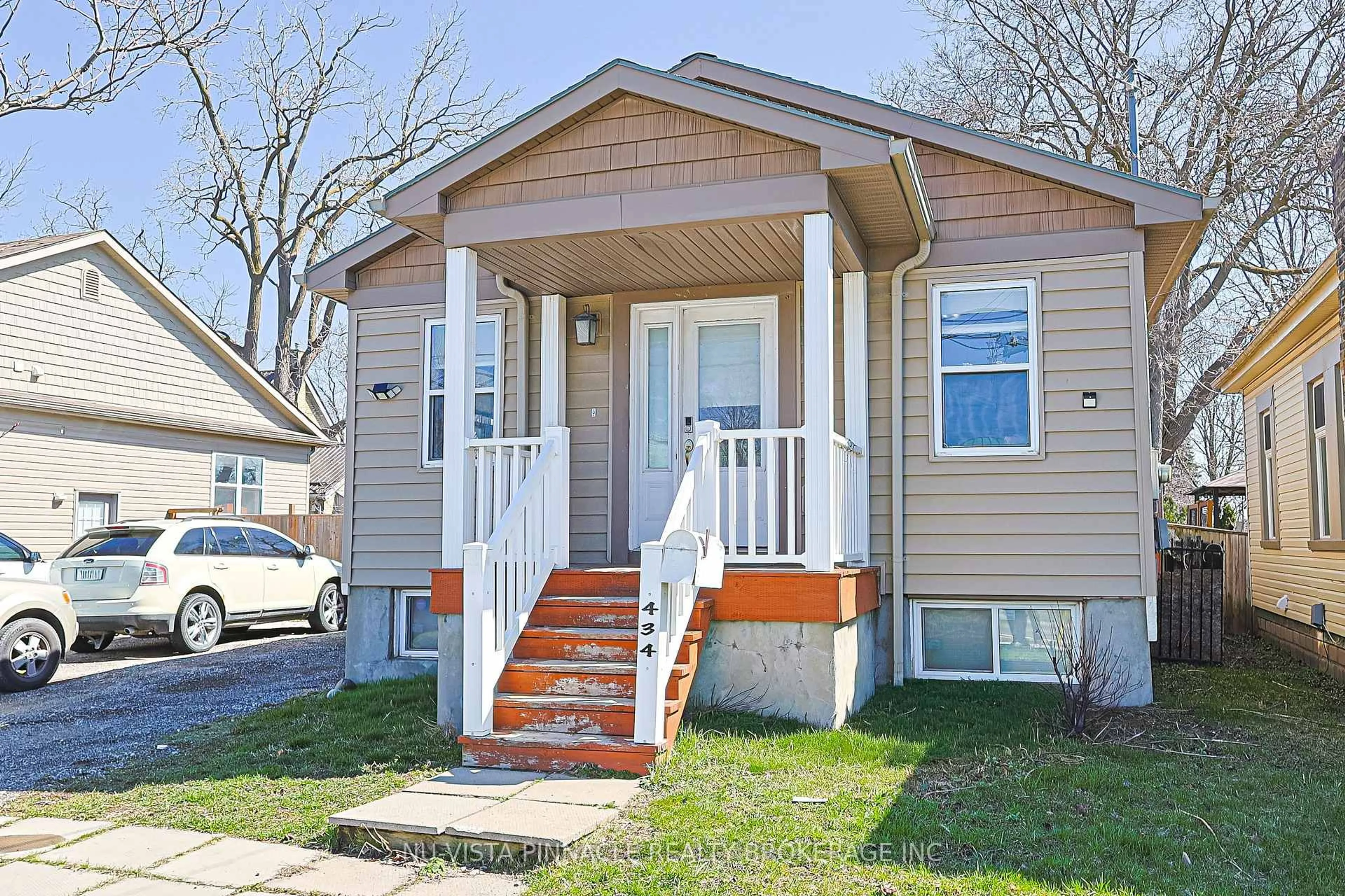 Home with vinyl exterior material, street for 434 Egerton St, London East Ontario N5W 3Z4