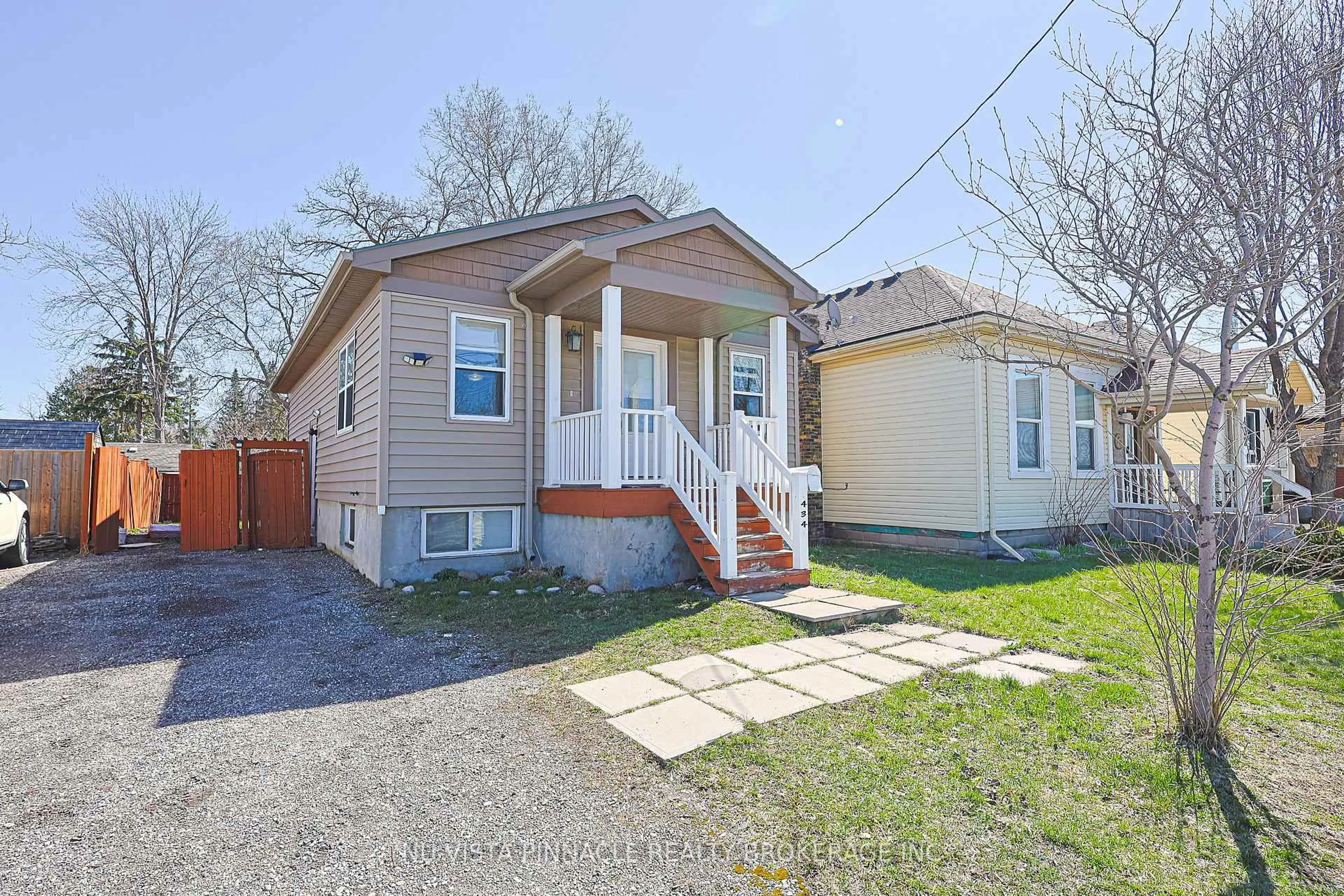 Home with vinyl exterior material, street for 434 Egerton St, London East Ontario N5W 3Z4