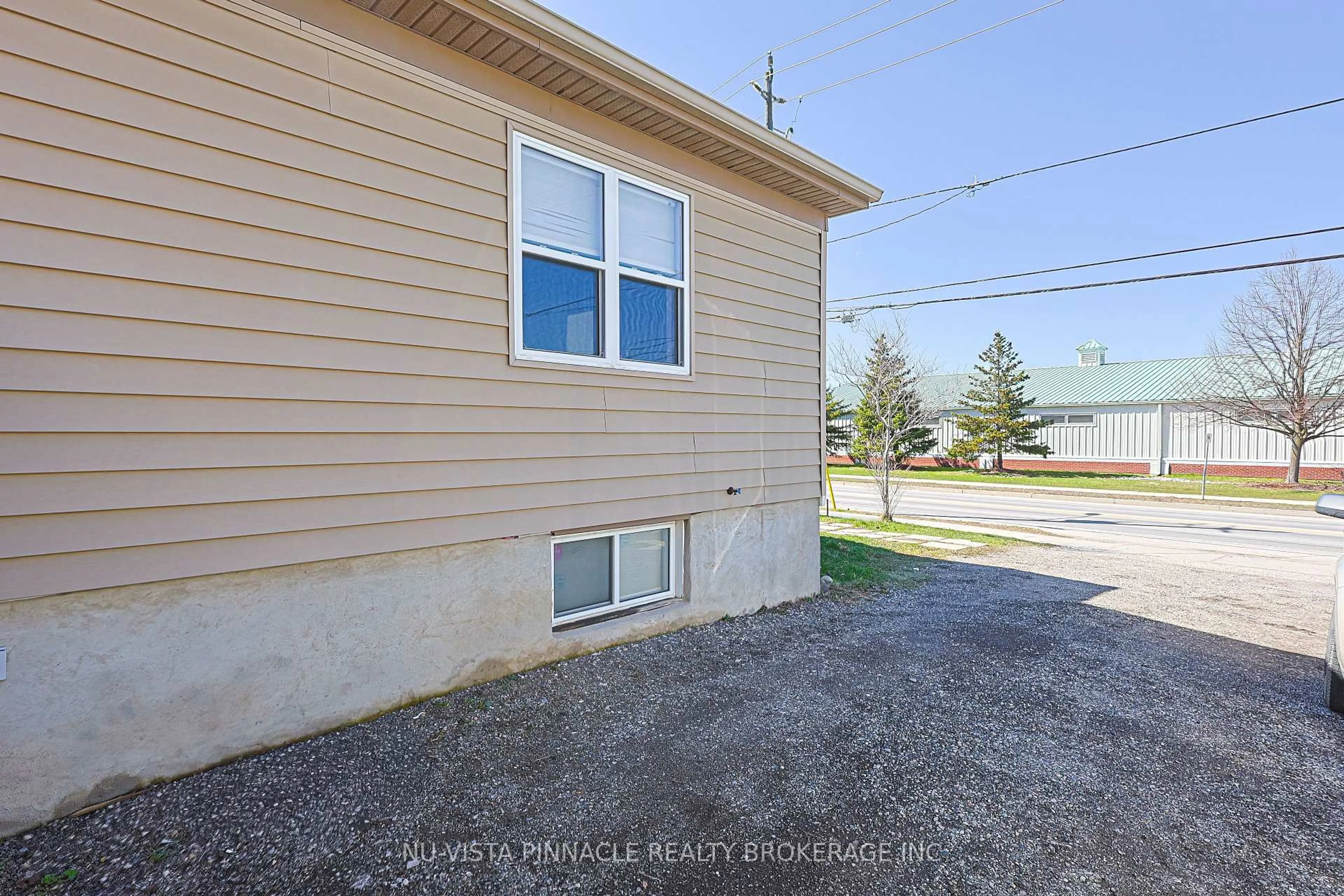 Unknown for 434 Egerton St, London East Ontario N5W 3Z4