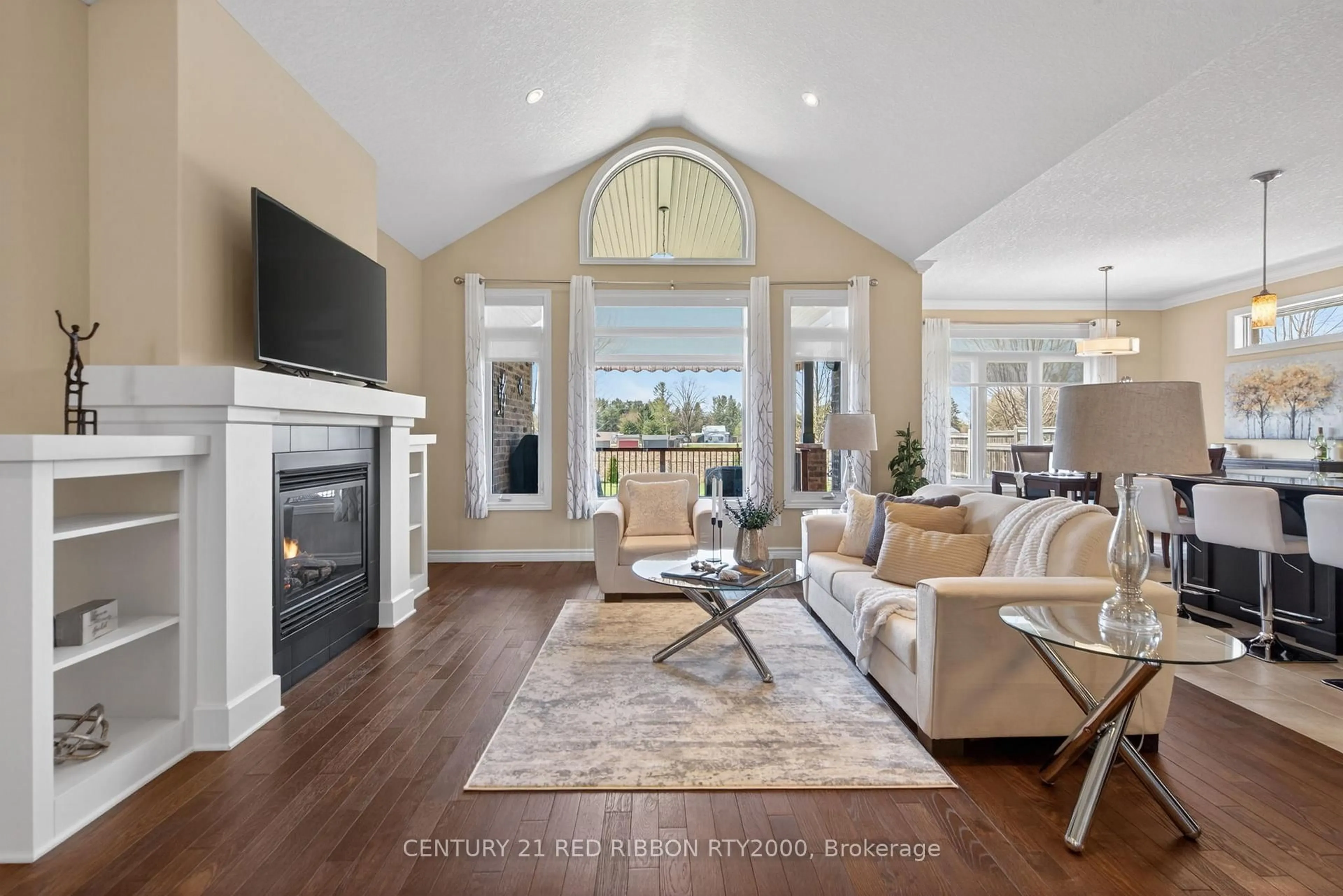 Living room with furniture, unknown for 418 Macdonald St, Strathroy-Caradoc Ontario N7G 0B2