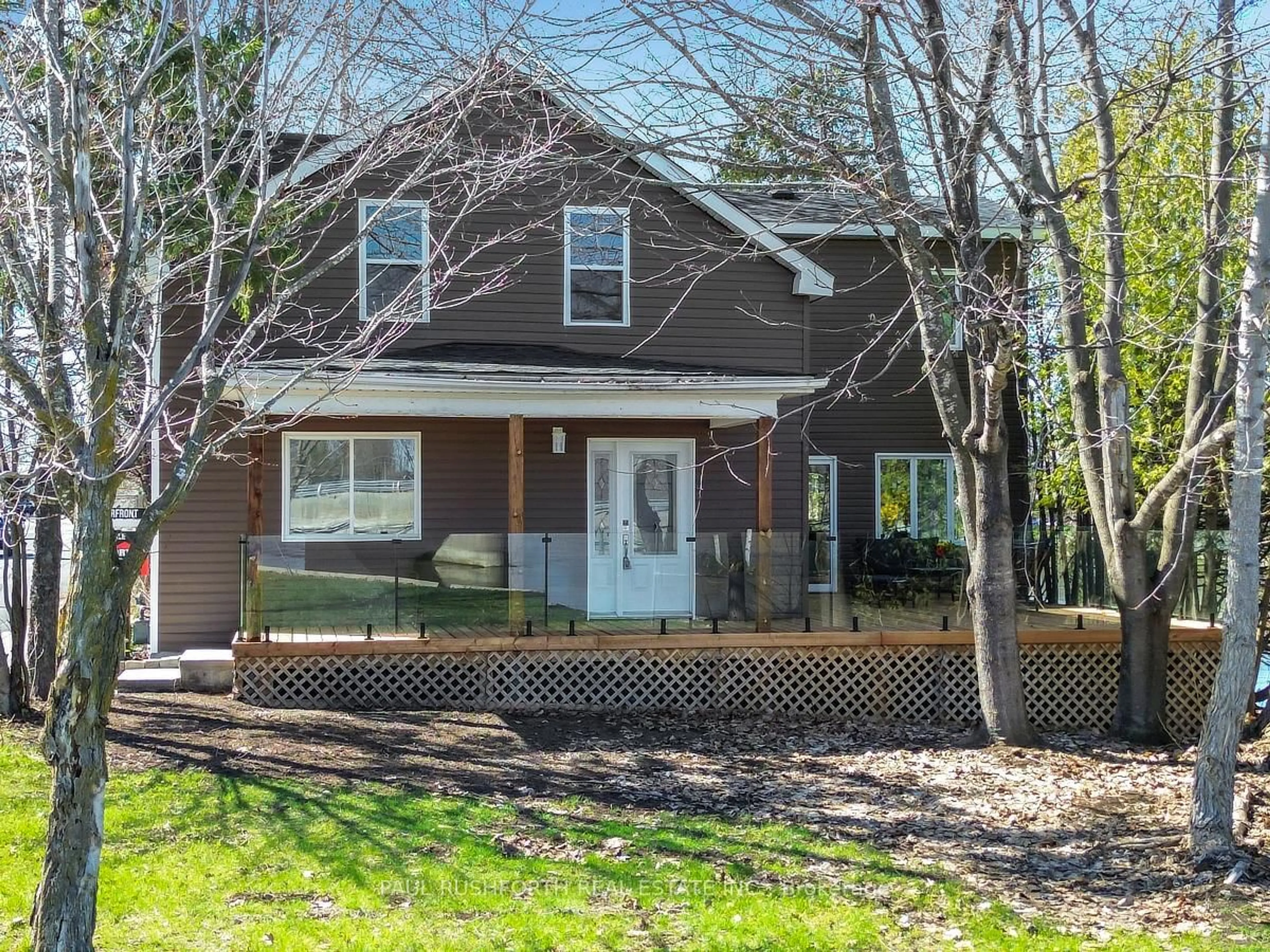 Home with vinyl exterior material, street for 9 Mill St, North Dundas Ontario K0C 1H0