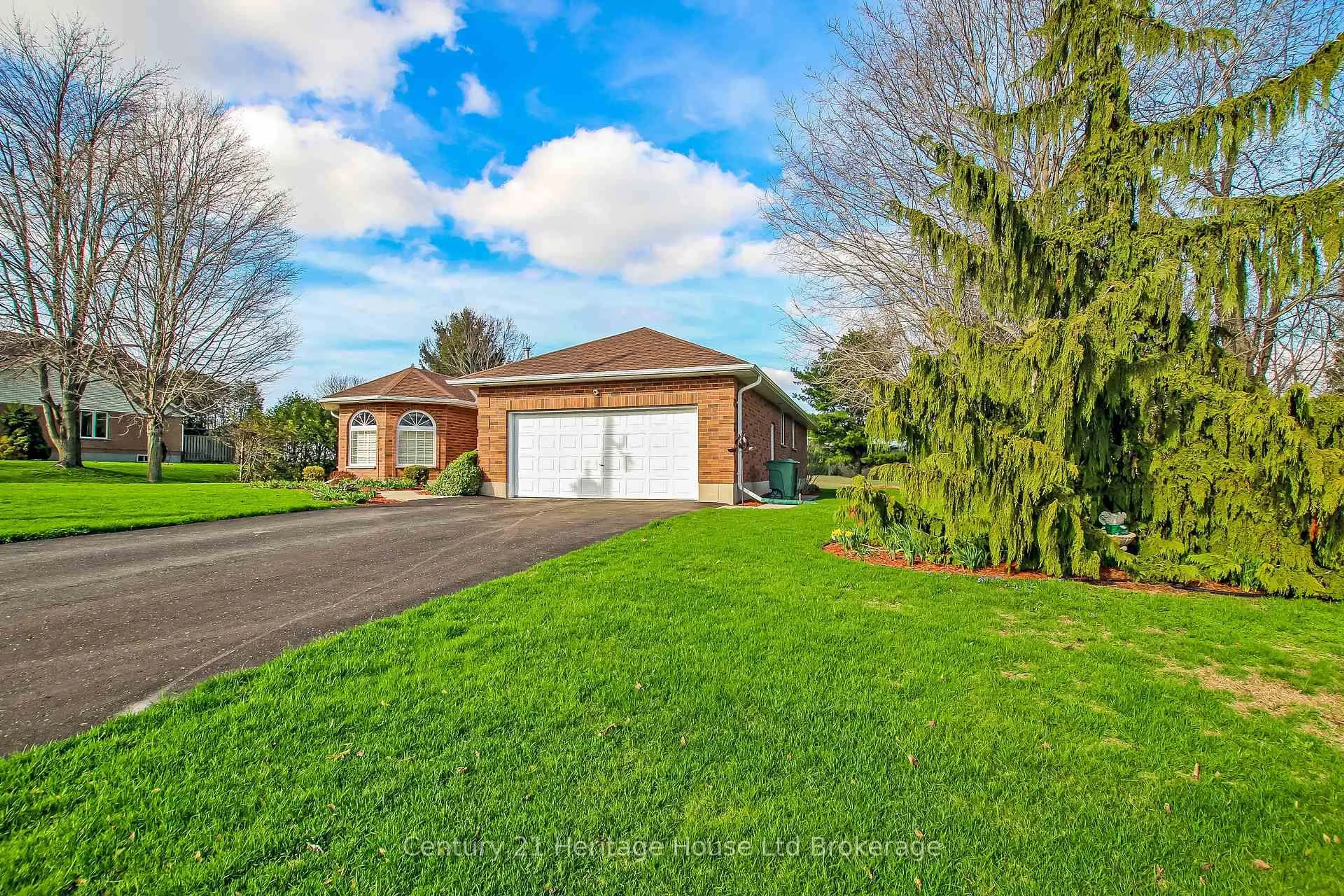 A pic from outside/outdoor area/front of a property/back of a property/a pic from drone, unknown for 474460 Dodge Line, South-West Oxford Ontario N4S 7V6