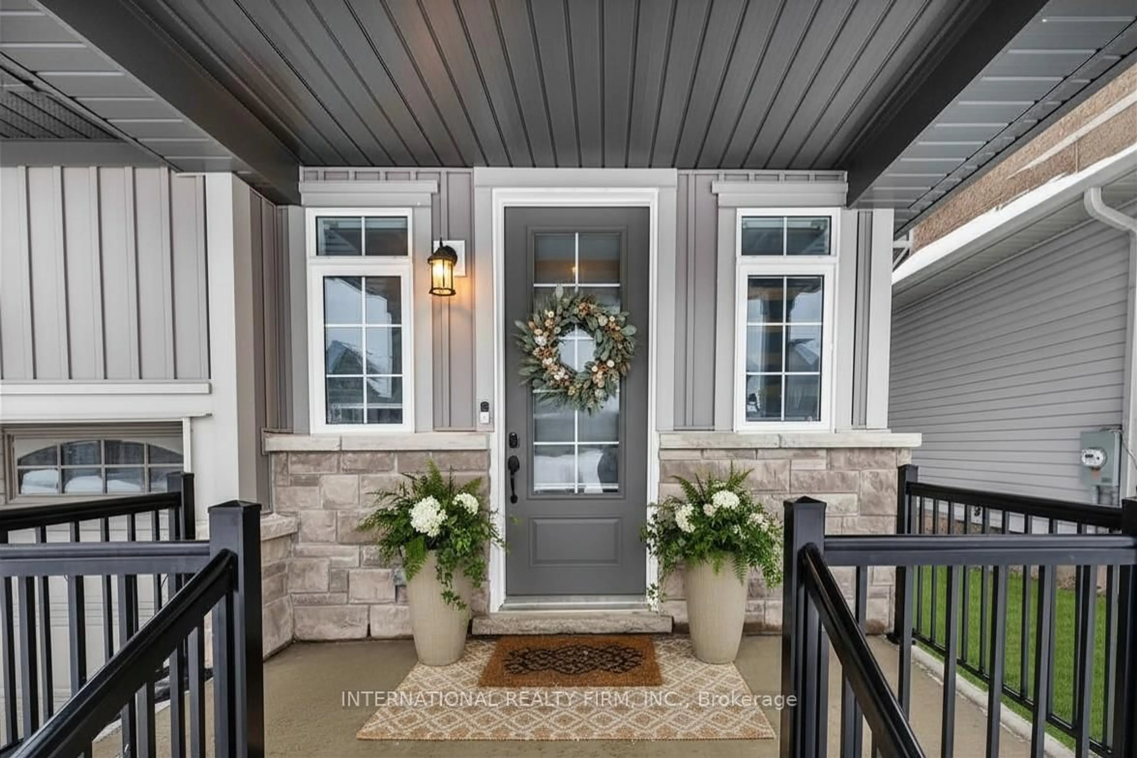 Indoor entryway for 31 Connolly Rd, Kawartha Lakes Ontario K9V 0P1