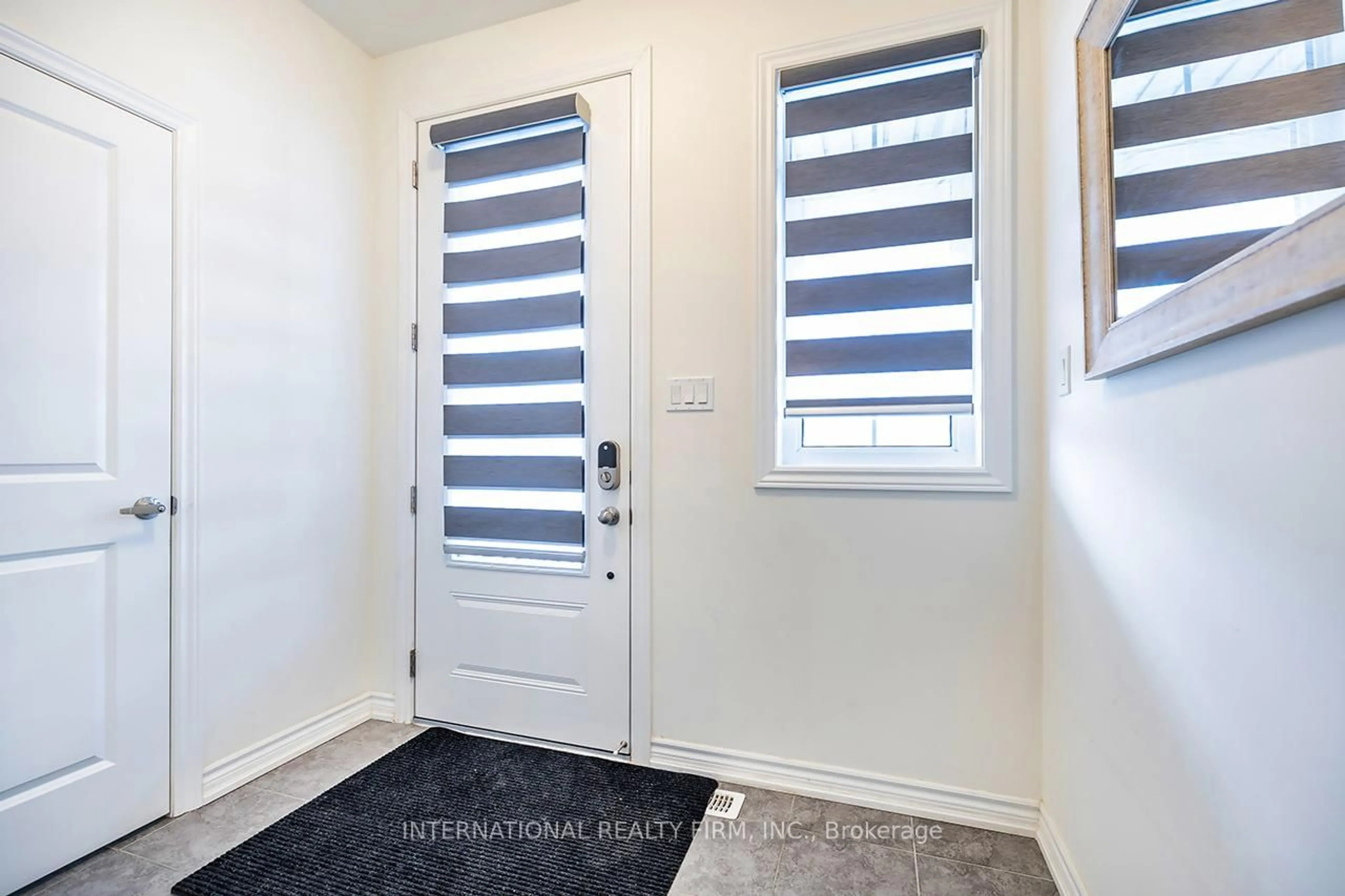 Indoor entryway for 31 Connolly Rd, Kawartha Lakes Ontario K9V 0P1