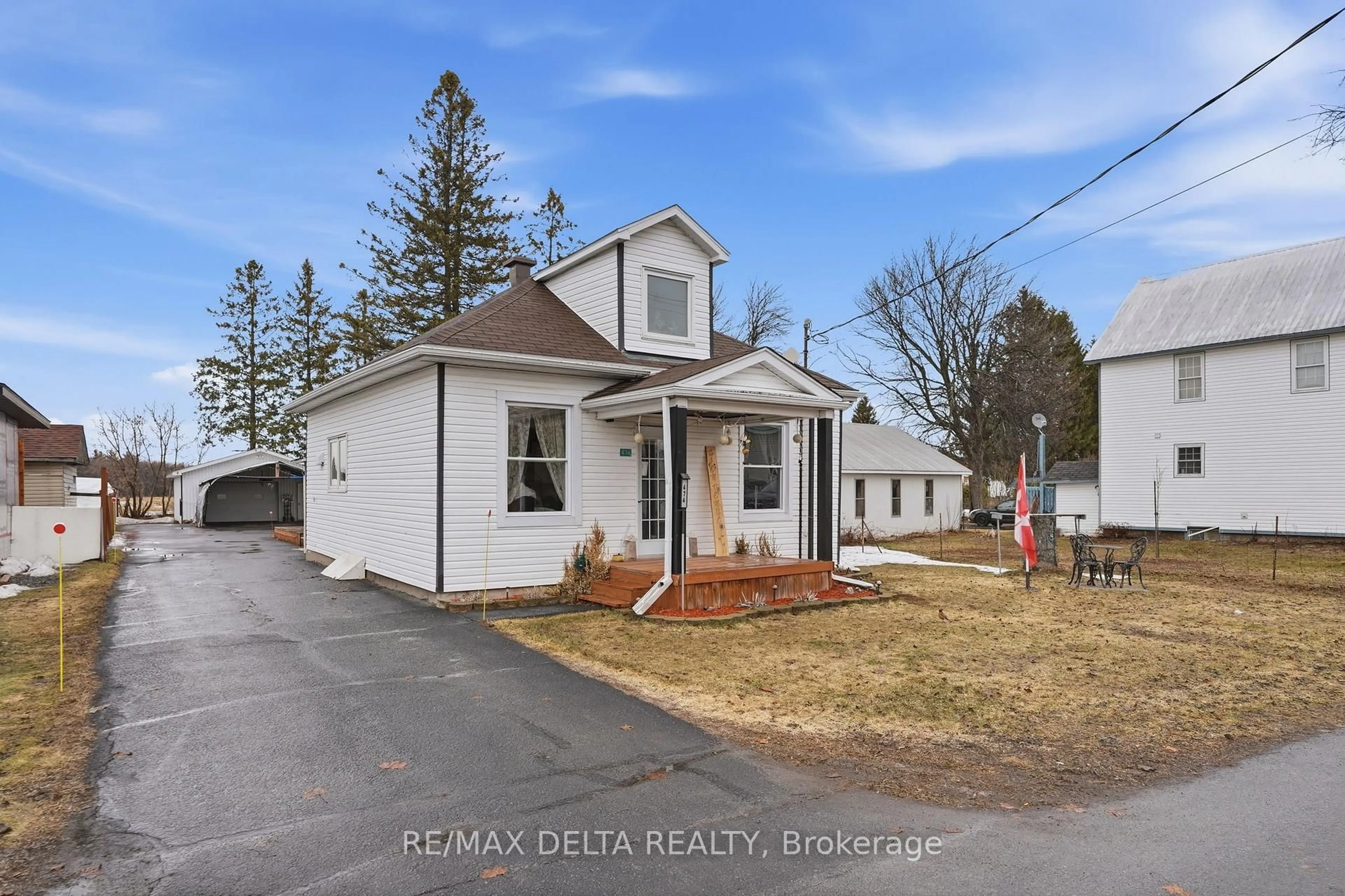 A pic from outside/outdoor area/front of a property/back of a property/a pic from drone, street for 474 Telegraph Rd, Alfred and Plantagenet Ontario K0B 1A0