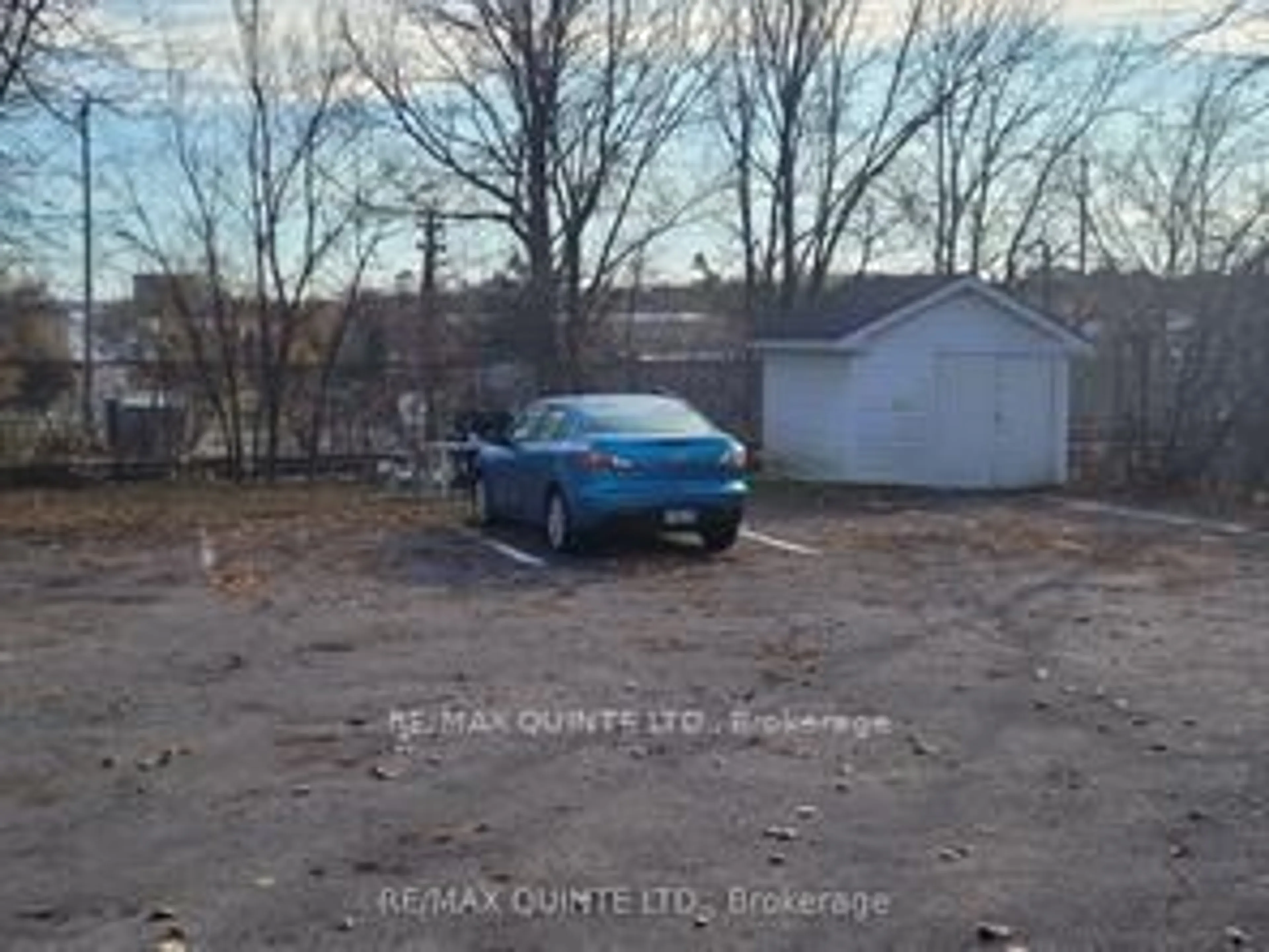 A pic from outside/outdoor area/front of a property/back of a property/a pic from drone, street for 27 King George Sq, Belleville Ontario K8P 2A6