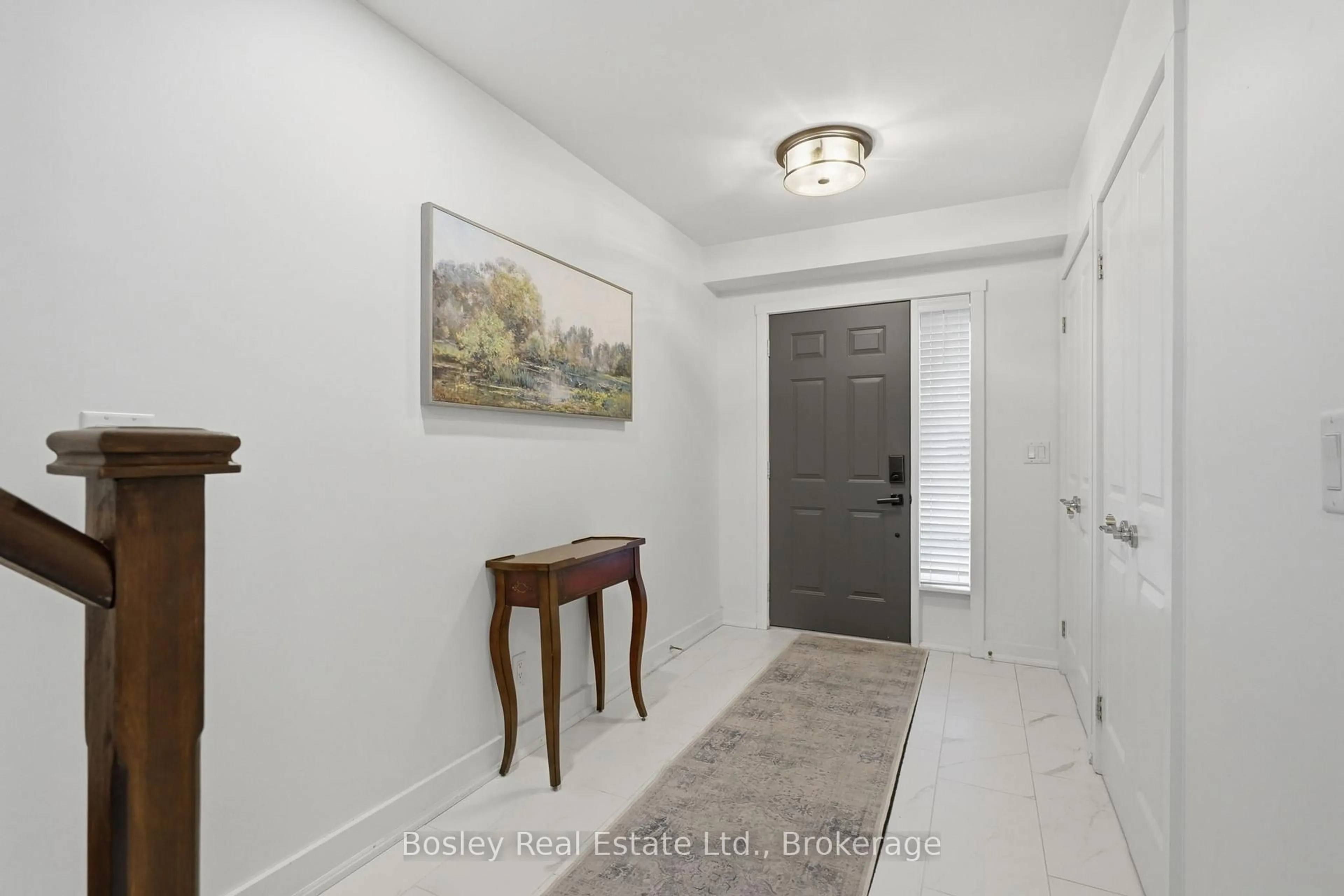 Indoor entryway for 104 Farmgate Rd #8, Blue Mountains Ontario L9Y 0L7