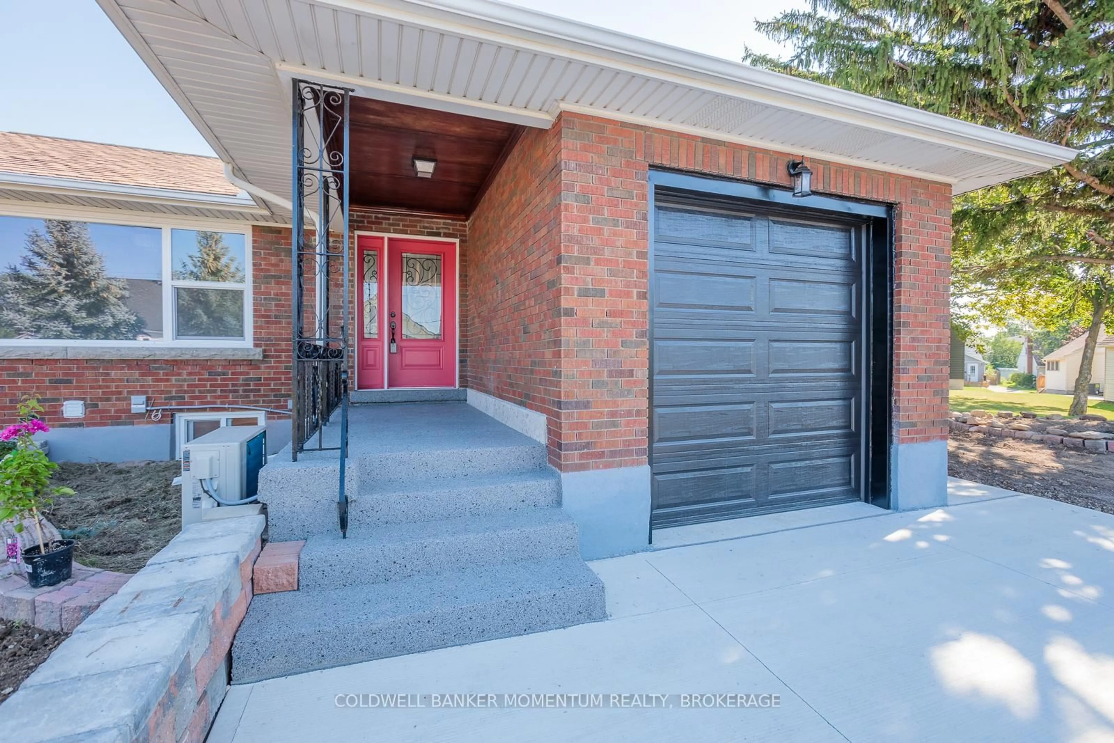 Home with brick exterior material, street for 2 Foley Cres, Thorold Ontario L2V 2K8