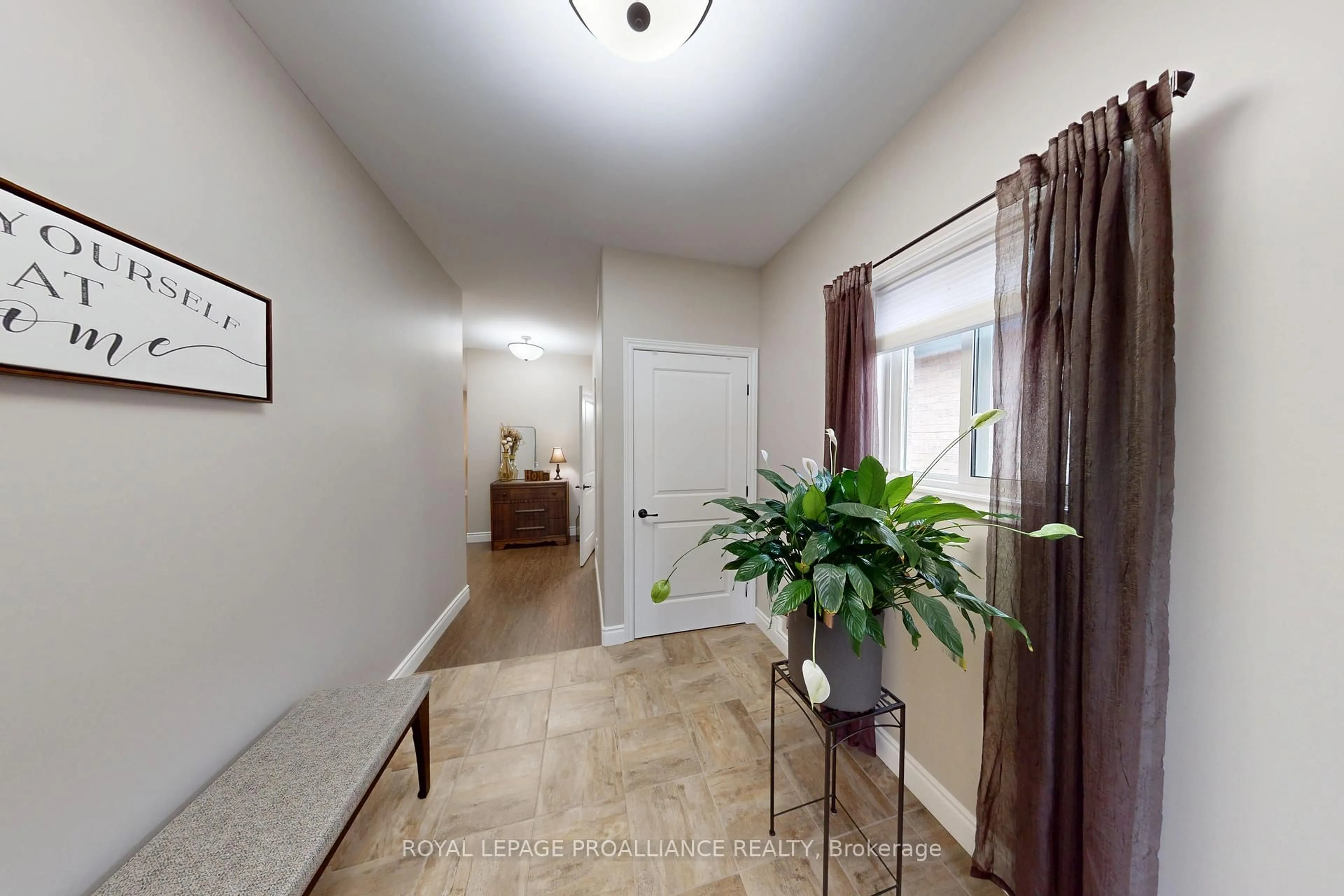 Indoor entryway for 37 Farmington Cres, Belleville Ontario K8N 0J9
