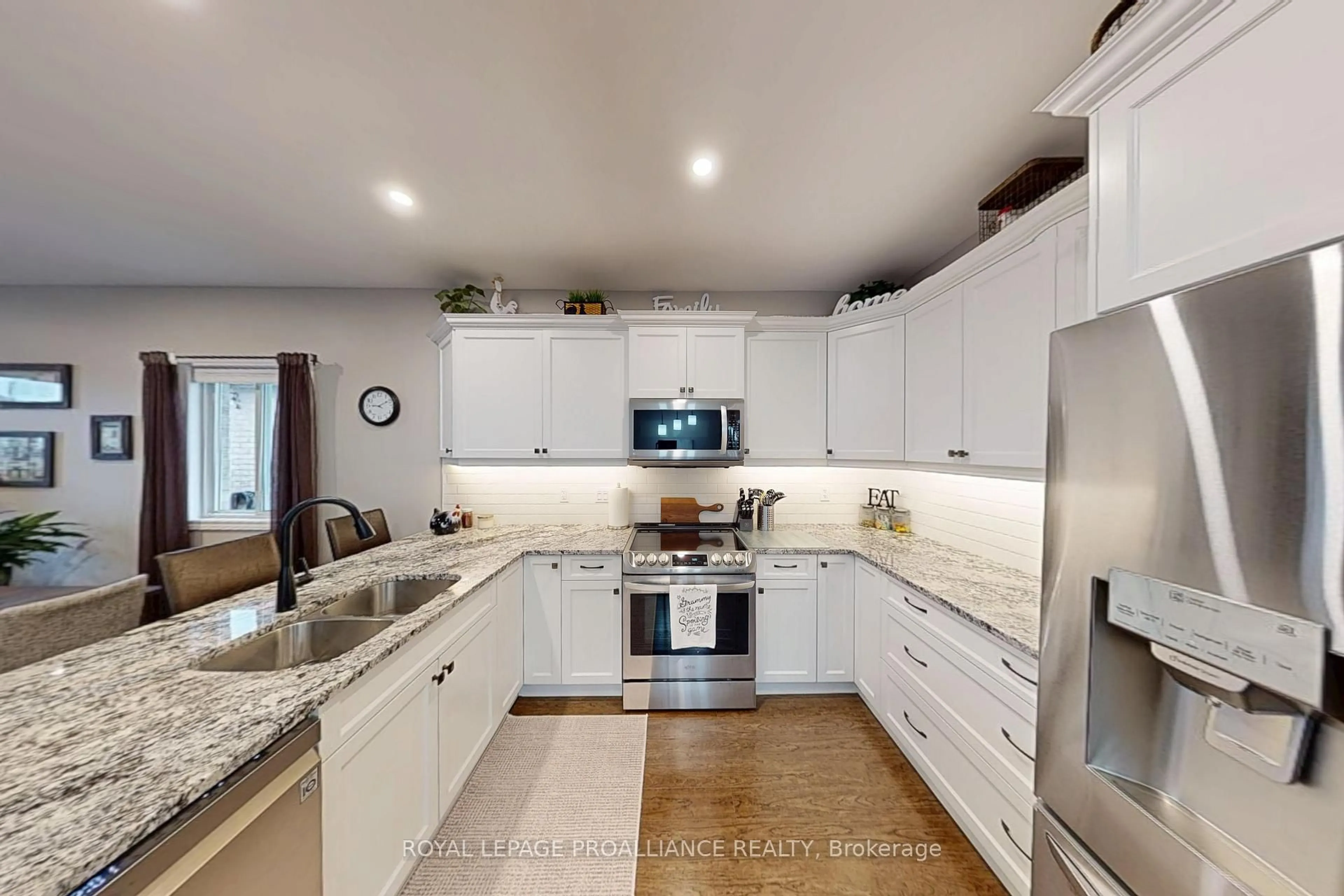 Open concept kitchen, ceramic/tile floor for 37 Farmington Cres, Belleville Ontario K8N 0J9