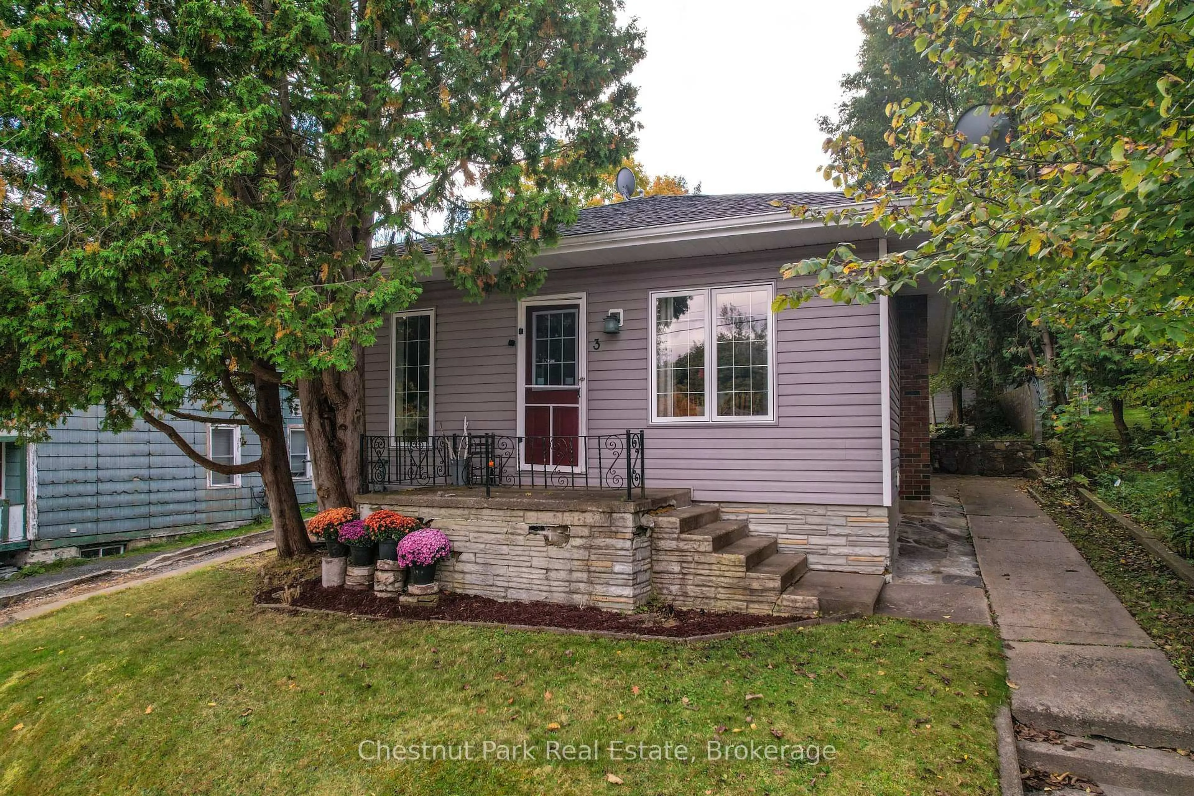 Home with vinyl exterior material, street for 3 CORA St, Huntsville Ontario P1H 1T5