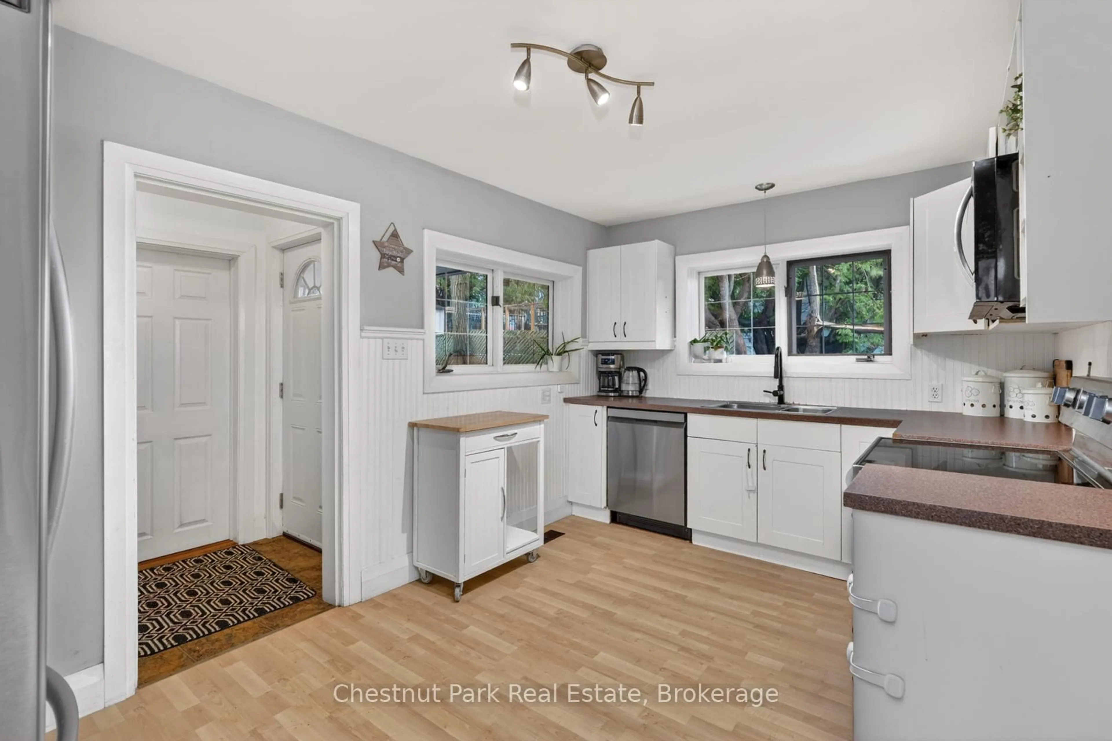 Open concept kitchen, unknown for 3 CORA St, Huntsville Ontario P1H 1T5