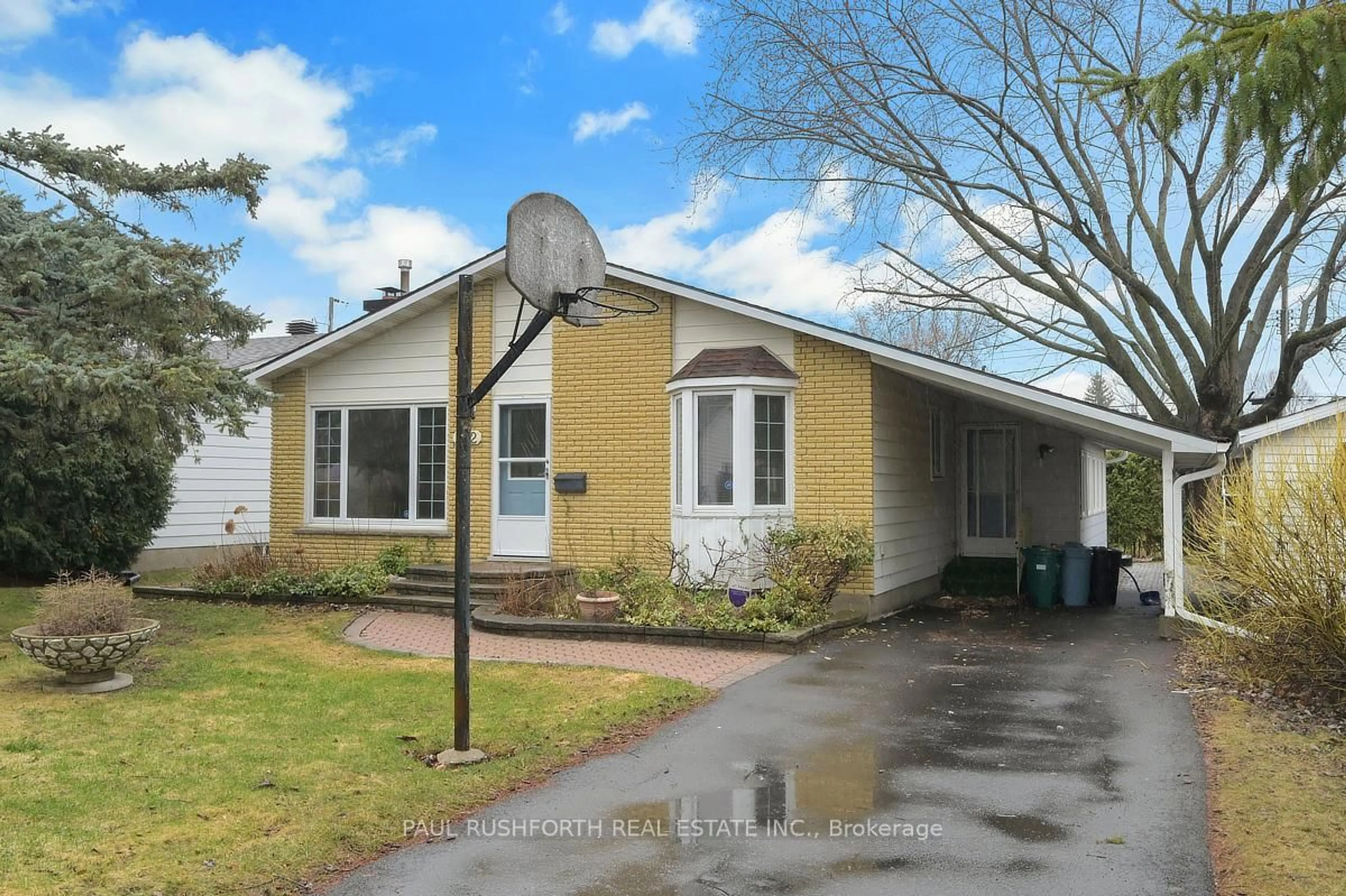 Home with vinyl exterior material, street for 302 Roxdale Ave, Orleans Ontario K1E 1T8