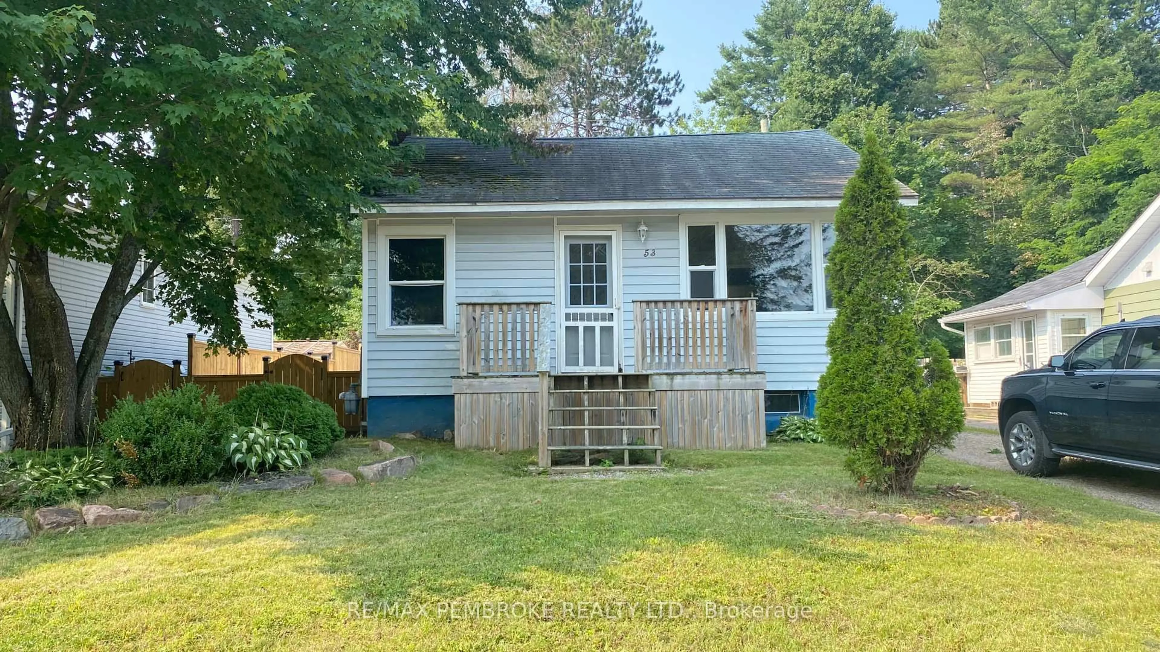 Home with vinyl exterior material, street for 53 Huron St, Deep River Ontario K0J 1P0