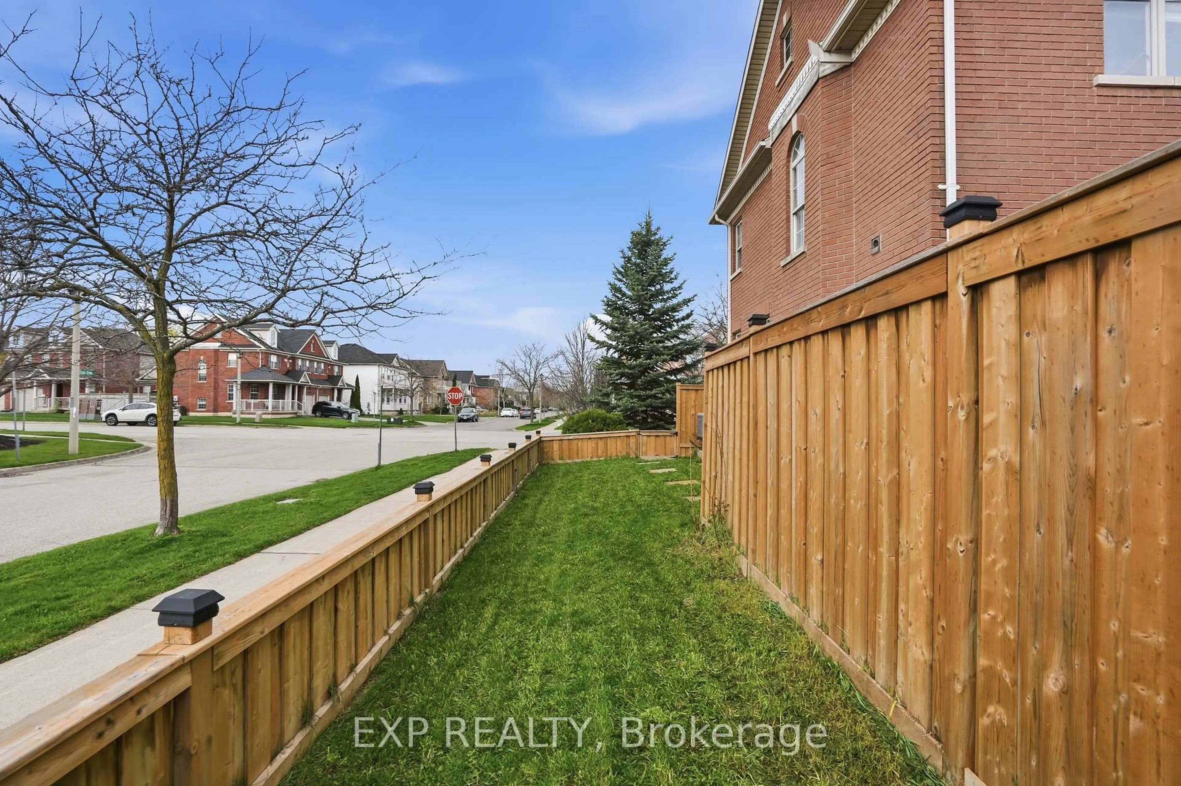 Patio, unknown for 25 Niagara-on-the-Green Blvd, Niagara-on-the-Lake Ontario L0S 1J0