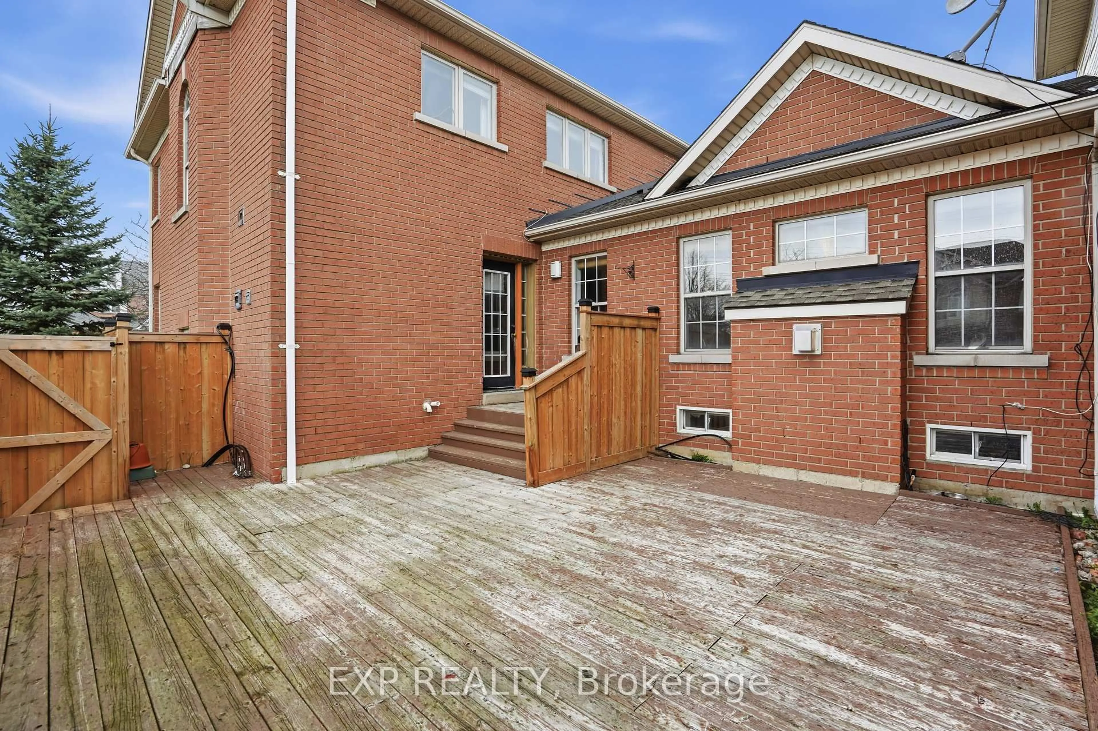 Home with brick exterior material, street for 25 Niagara-on-the-Green Blvd, Niagara-on-the-Lake Ontario L0S 1J0