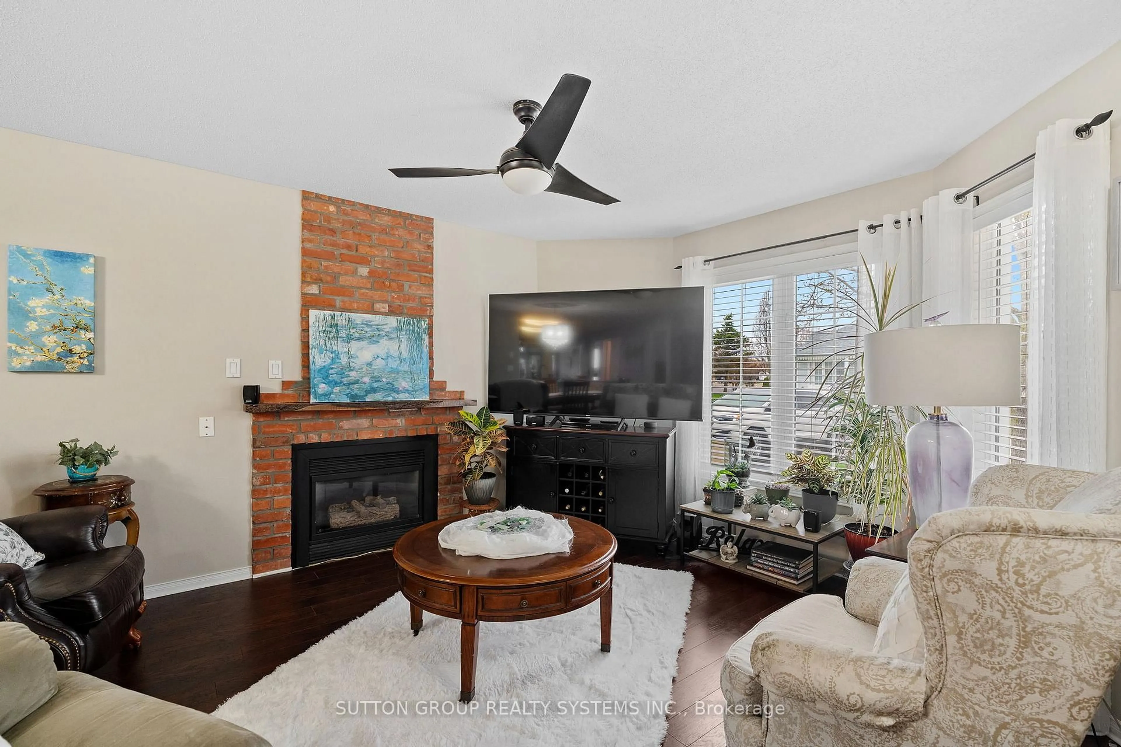 Living room with furniture, unknown for 21 Long Point Blvd, Norfolk Ontario N0E 1M0