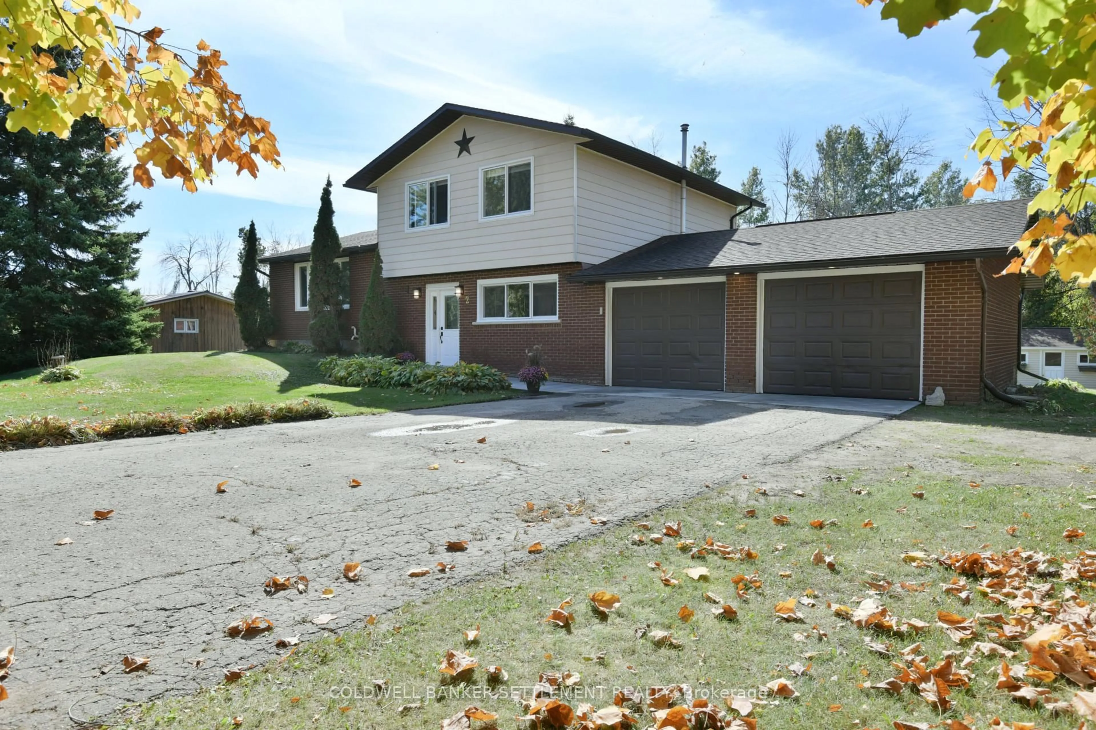 A pic from outside/outdoor area/front of a property/back of a property/a pic from drone, street for 2 Salmon Side Rd, Rideau Lakes Ontario K7A 4S5