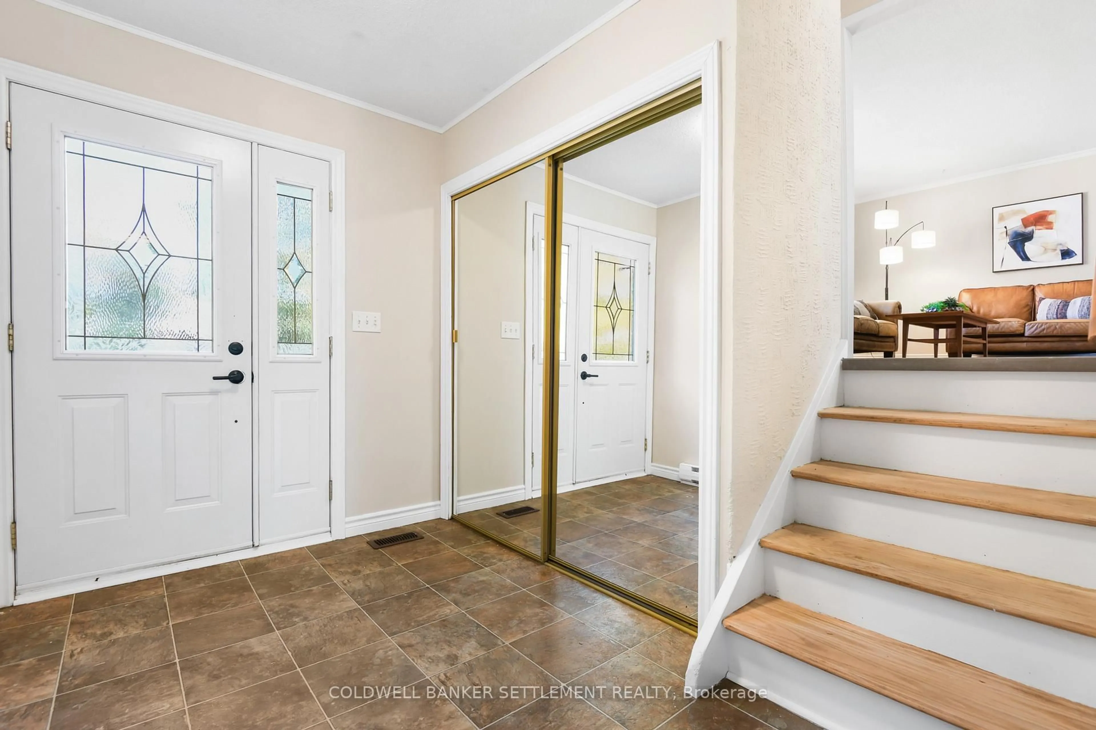 Indoor entryway for 2 Salmon Side Rd, Rideau Lakes Ontario K7A 4S5