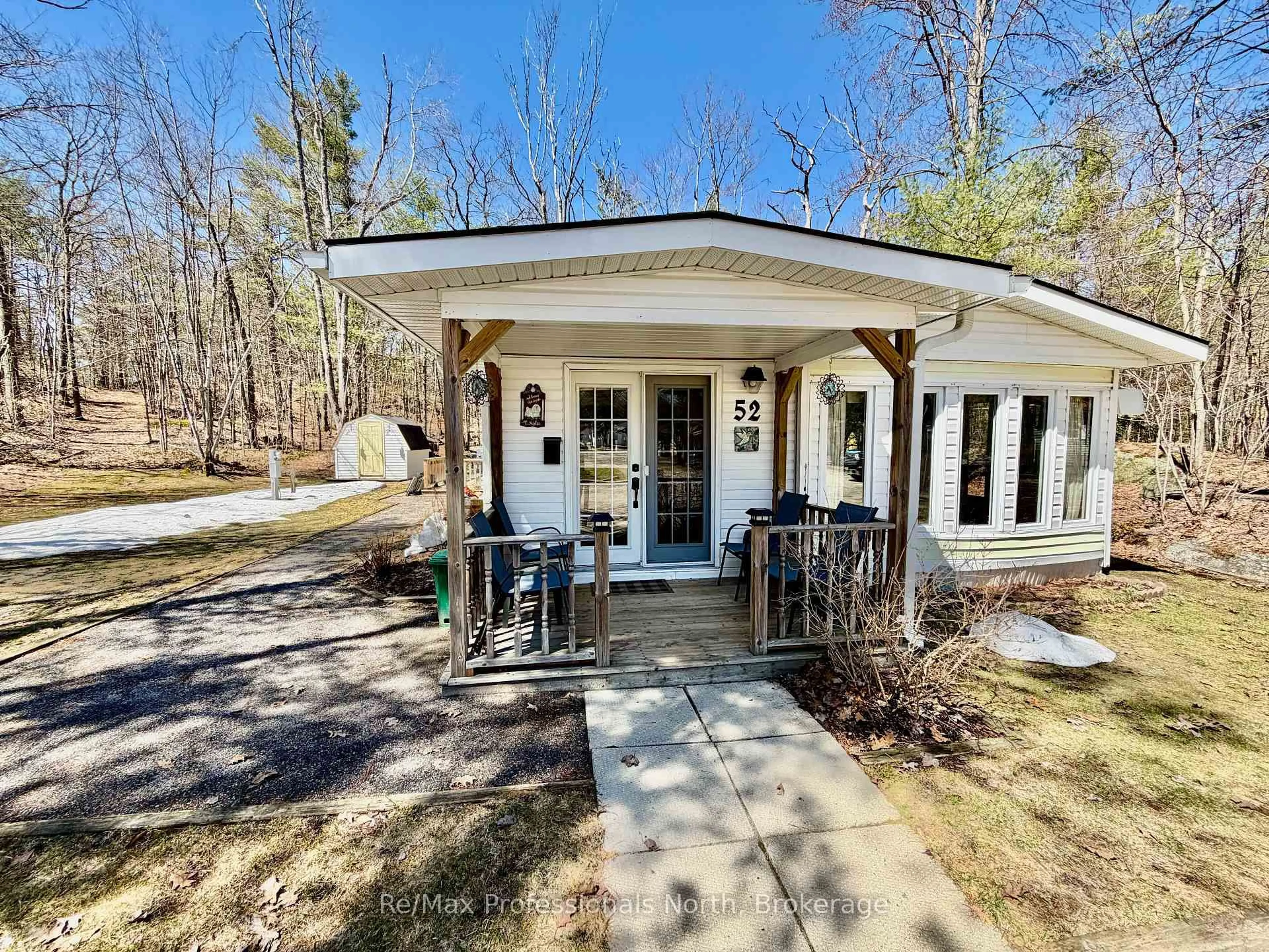 Patio, water/lake/river/ocean view for 1007 Racoon Rd #52, Gravenhurst Ontario P1P 0C3