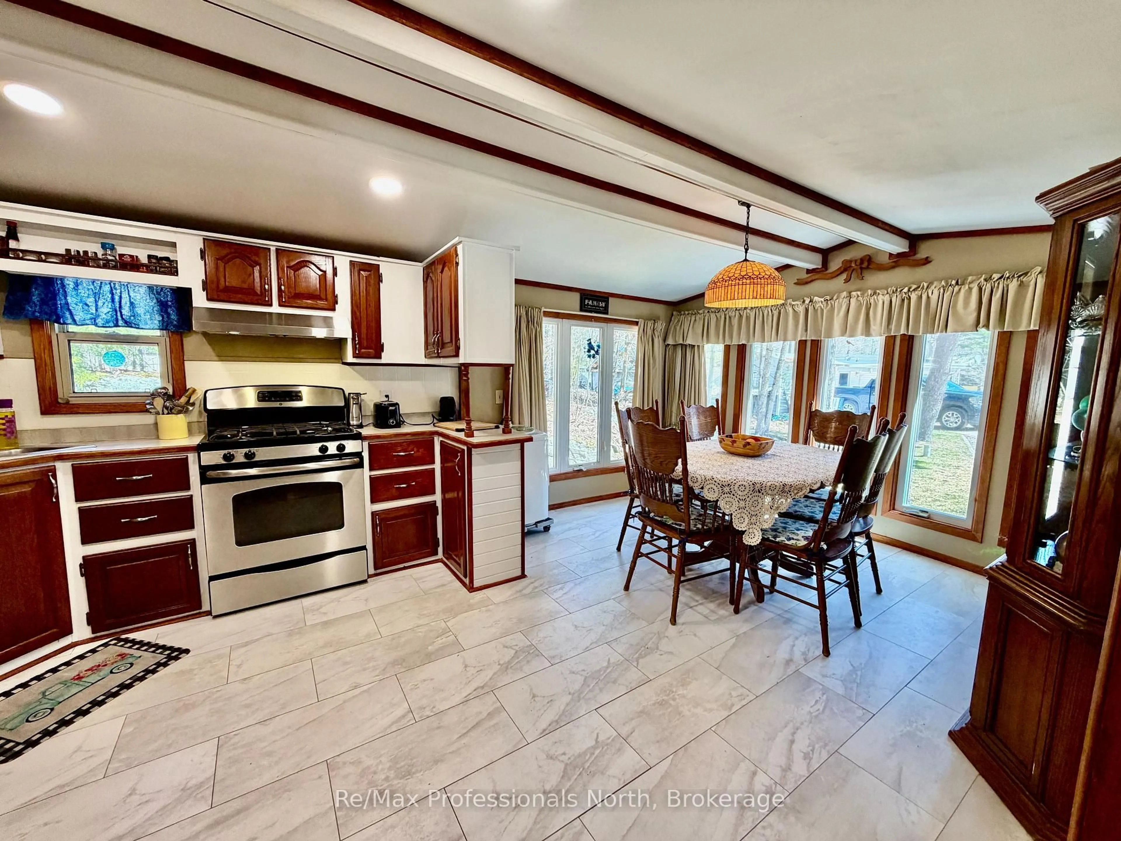 Open concept kitchen, ceramic/tile floor for 1007 Racoon Rd #52, Gravenhurst Ontario P1P 0C3