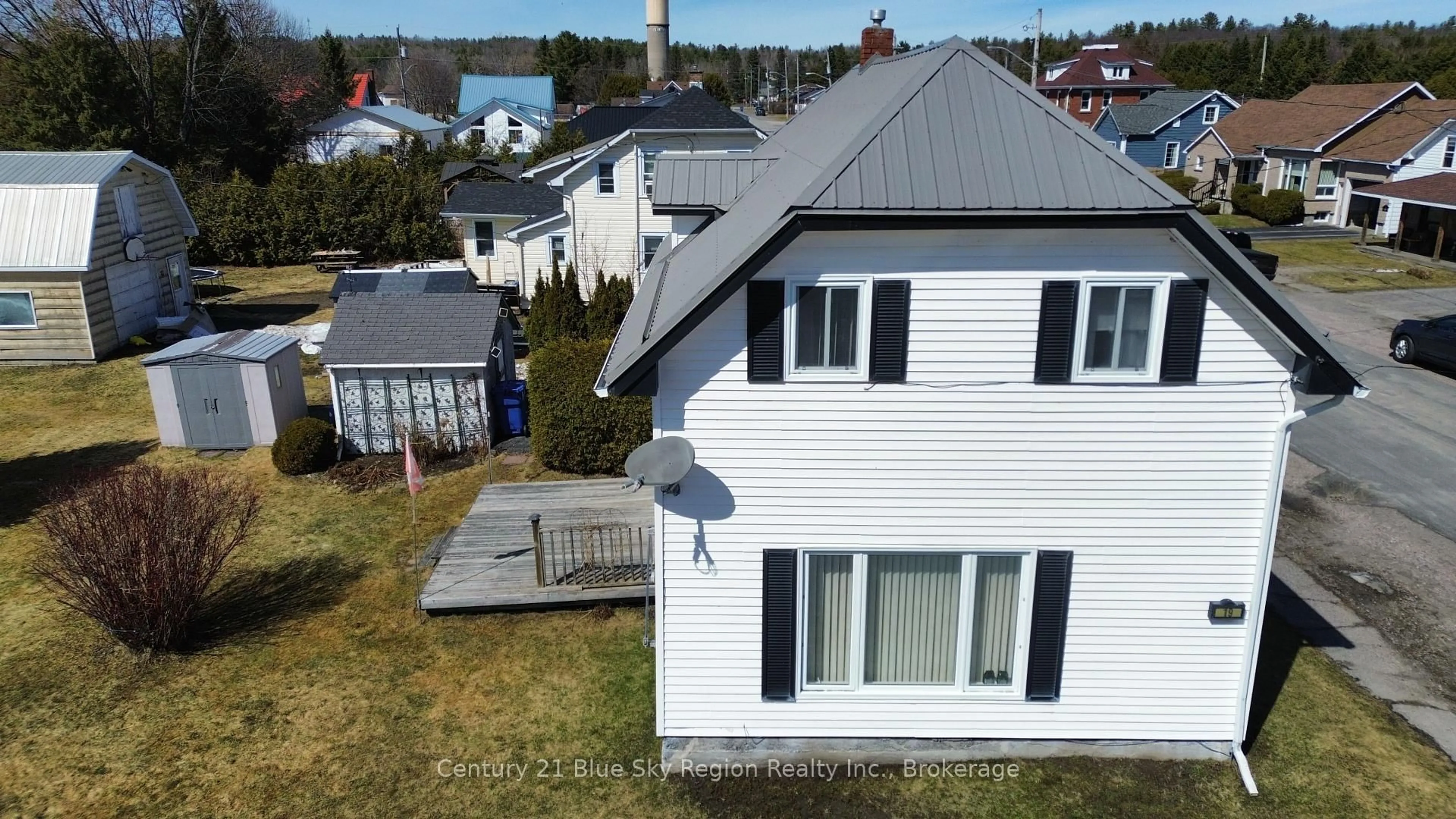A pic from outside/outdoor area/front of a property/back of a property/a pic from drone, building for 19 Gingras Ave, West Nipissing Ontario P0H 2M0