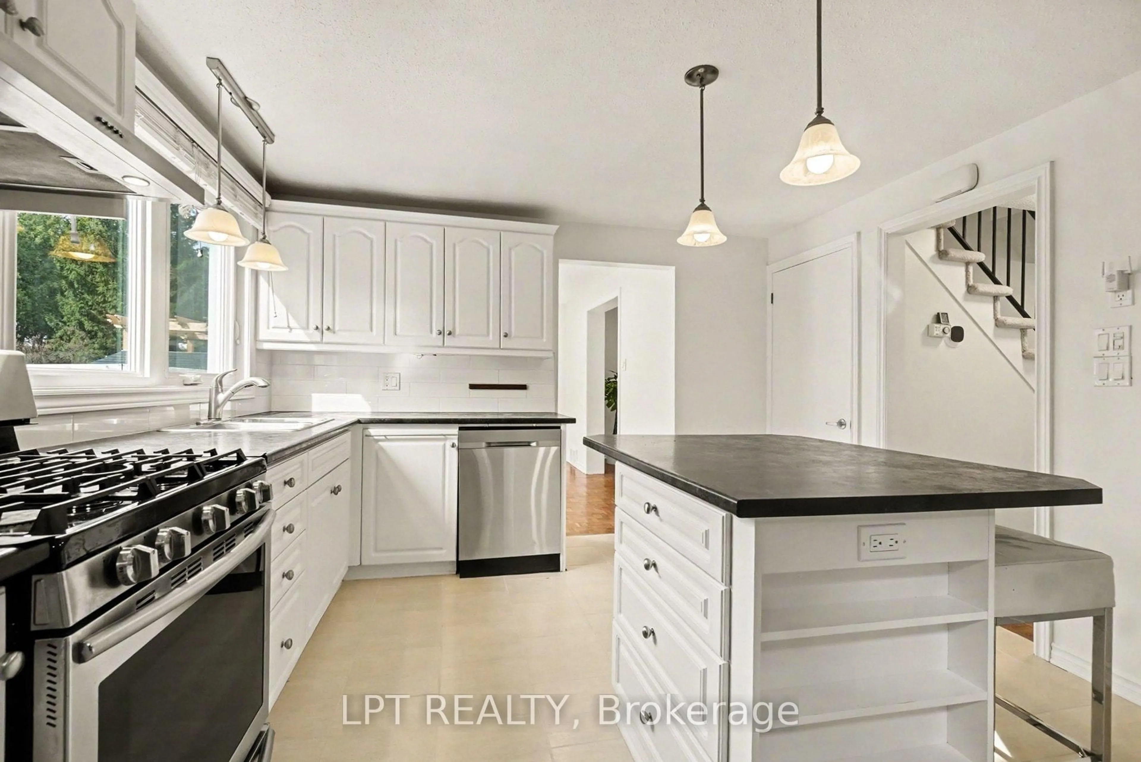 Open concept kitchen, ceramic/tile floor for 38 Lindhurst Cres, Ottawa Ontario K2G 0T7