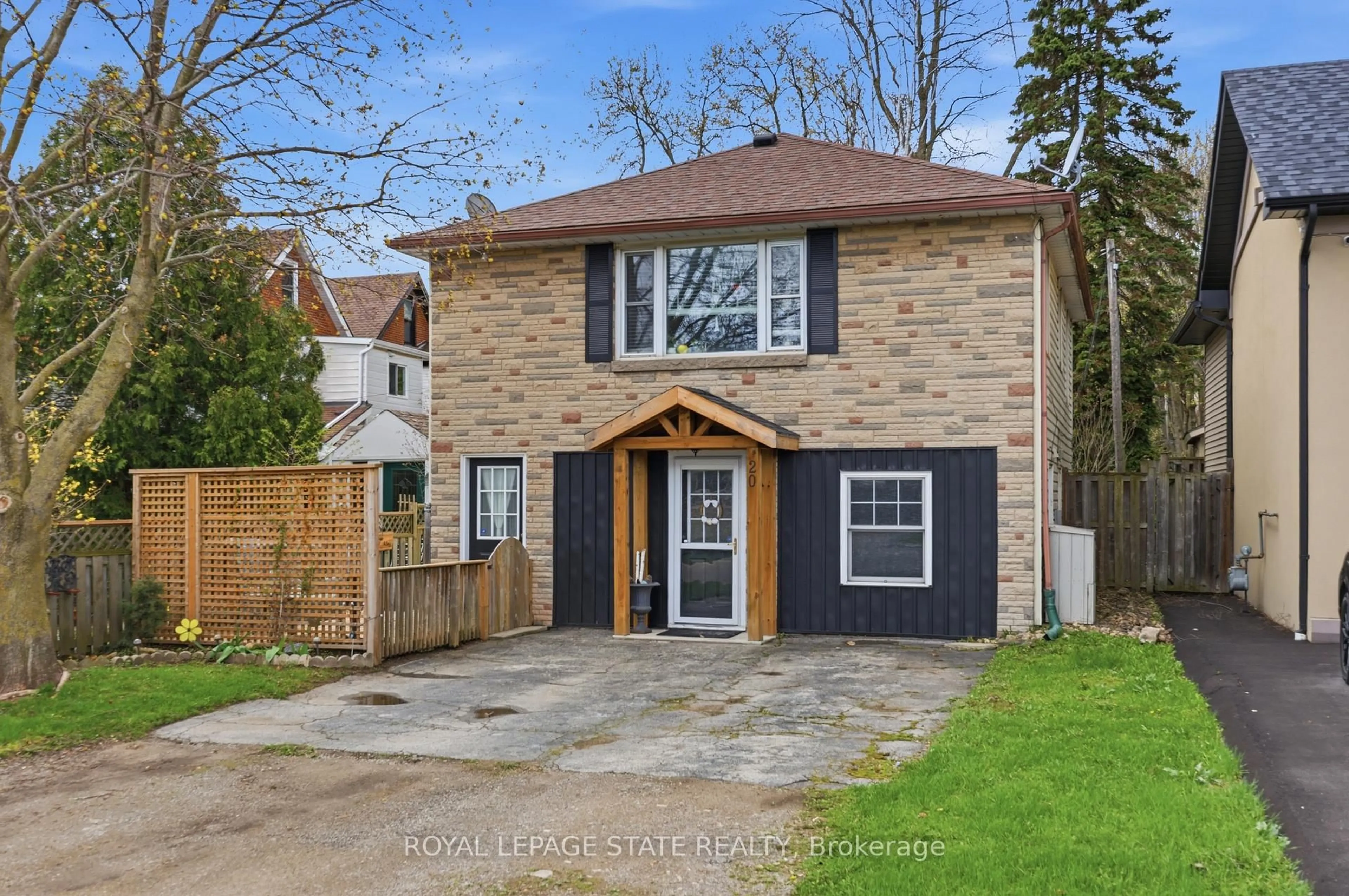 Home with brick exterior material, street for 20 Peel St, Hamilton Ontario L9H 3E4