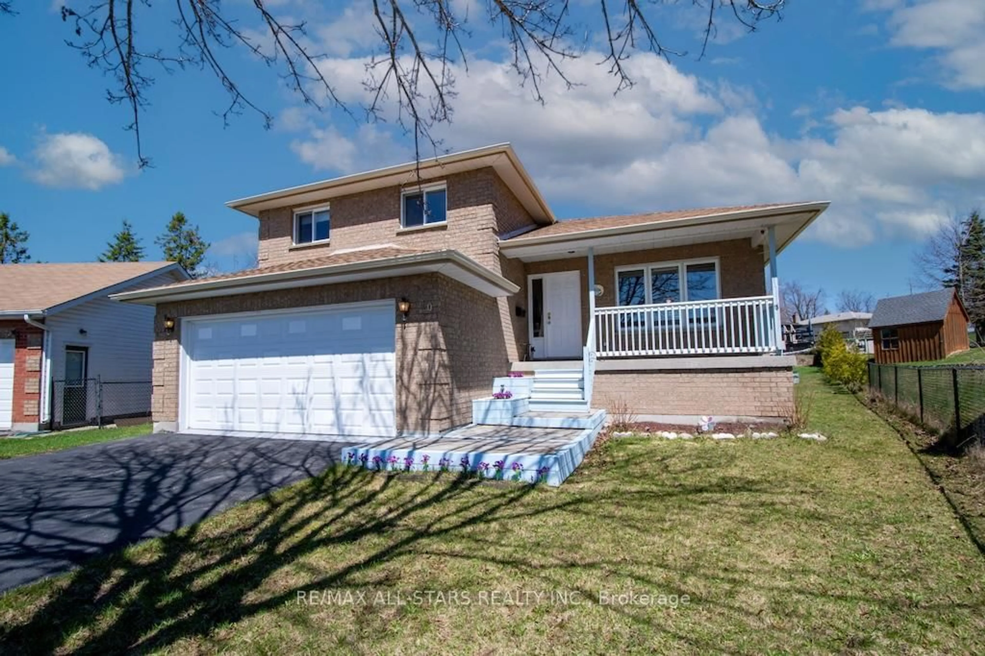 Home with vinyl exterior material, street for 10 O'Connell Crt, Kawartha Lakes Ontario K9V 5Y1