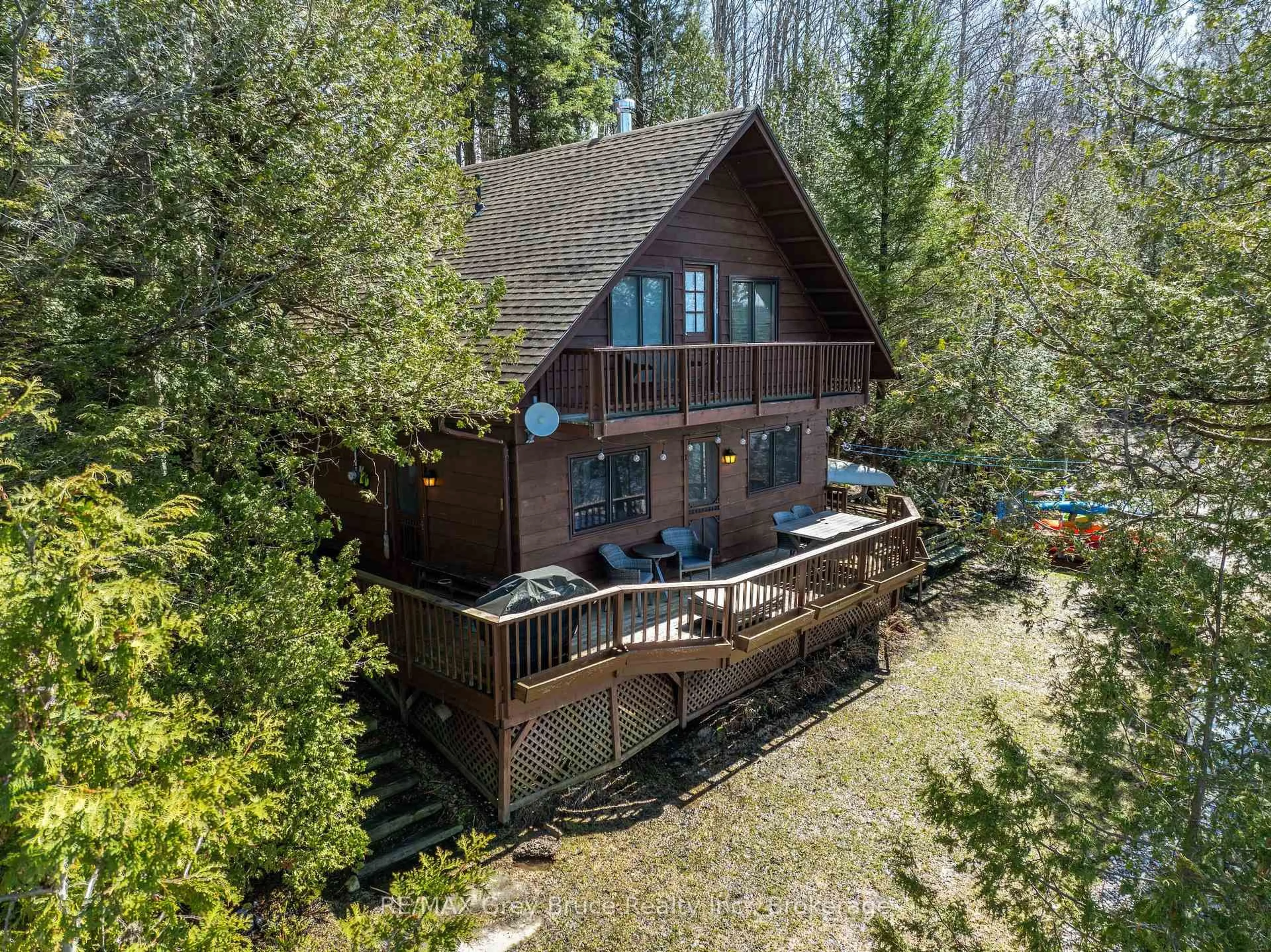 A pic from outside/outdoor area/front of a property/back of a property/a pic from drone, unknown for 148 Sunnyview Dr, South Bruce Peninsula Ontario N0H 1A0