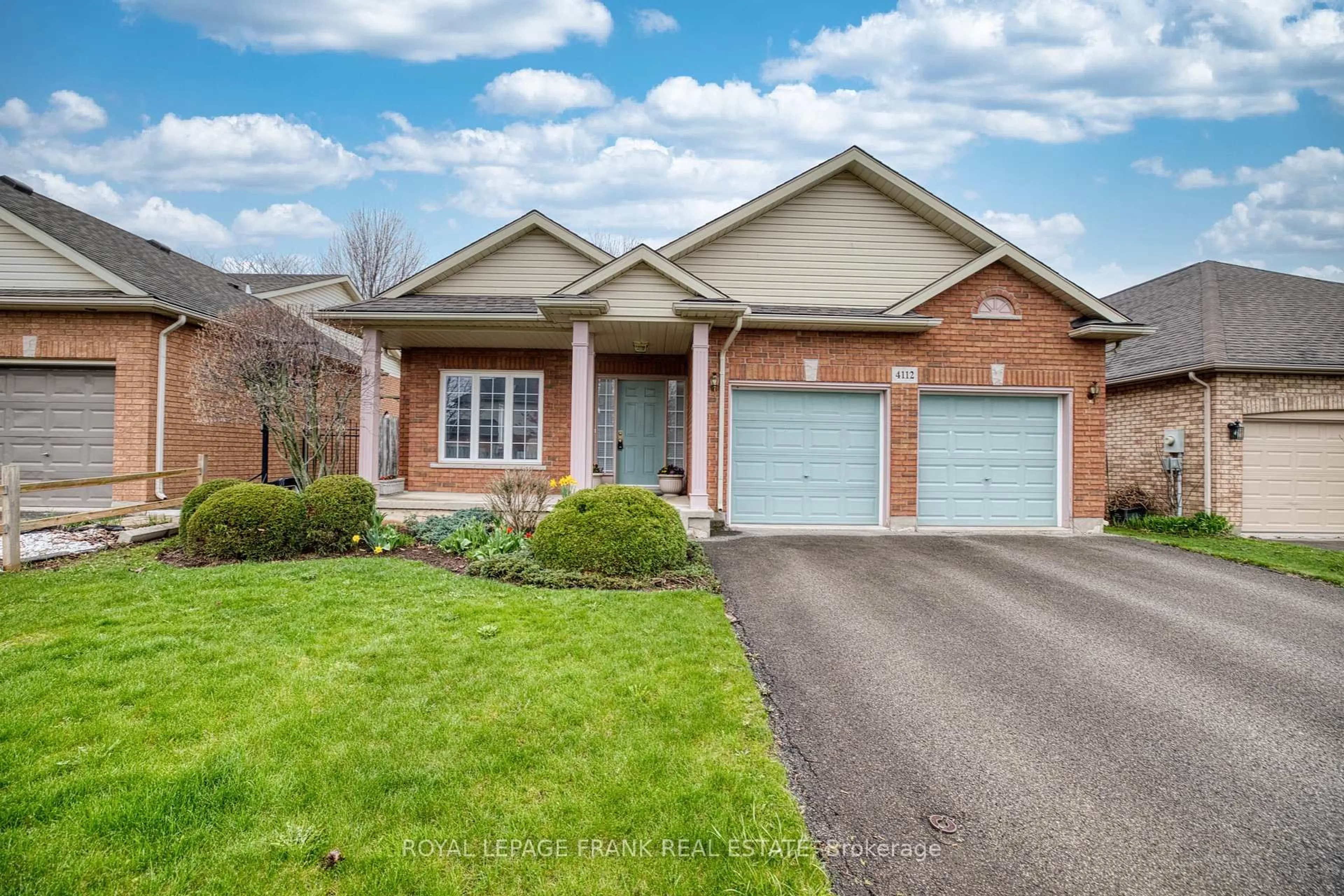 Home with brick exterior material, street for 4112 Walcot Crt, Lincoln Ontario L3J 0L9