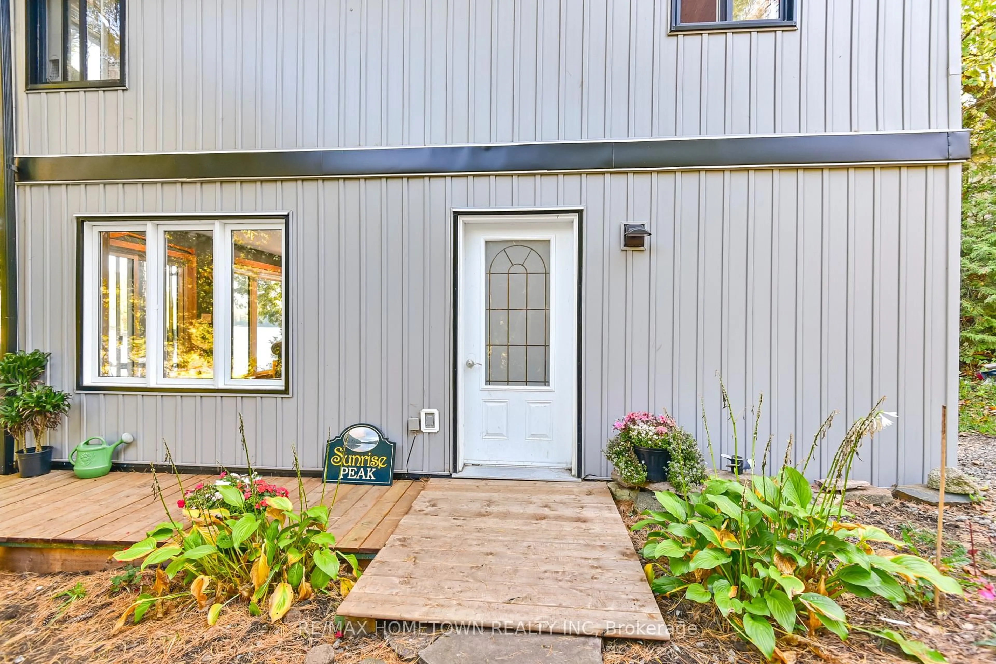 Indoor entryway for 961 Narrows Lane, Leeds and the Thousand Islands Ontario K0E 1N0