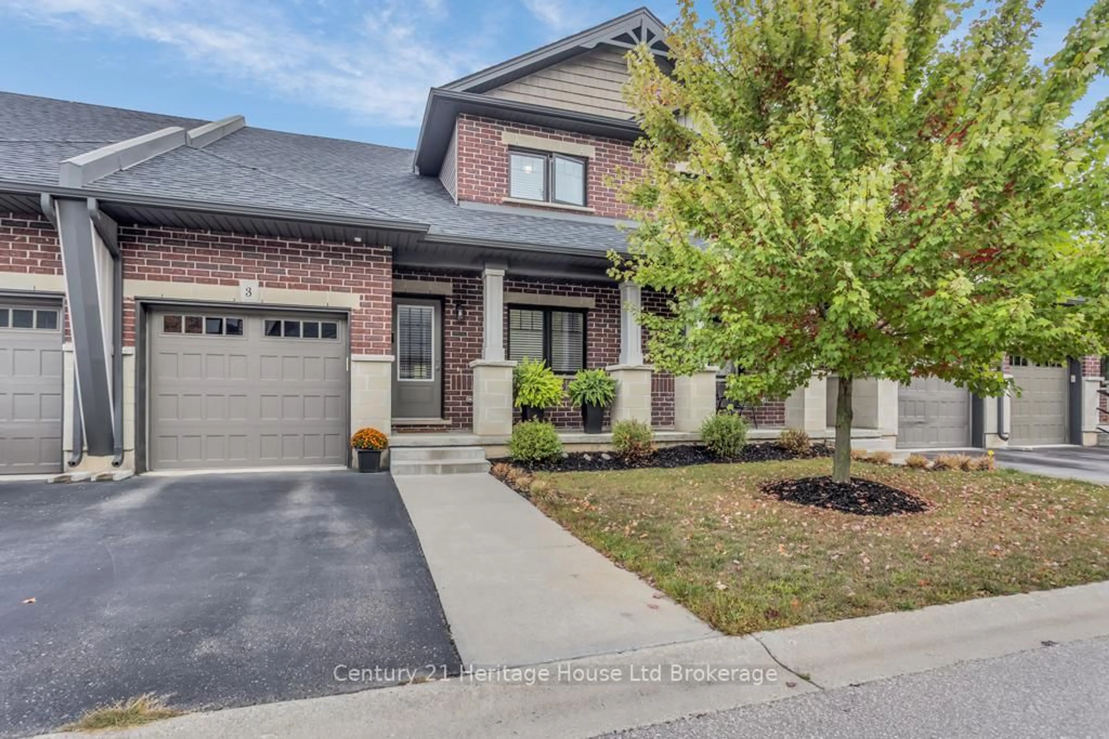 Home with brick exterior material, street for 35 Chatfield St #3, Ingersoll Ontario N5C 0B3