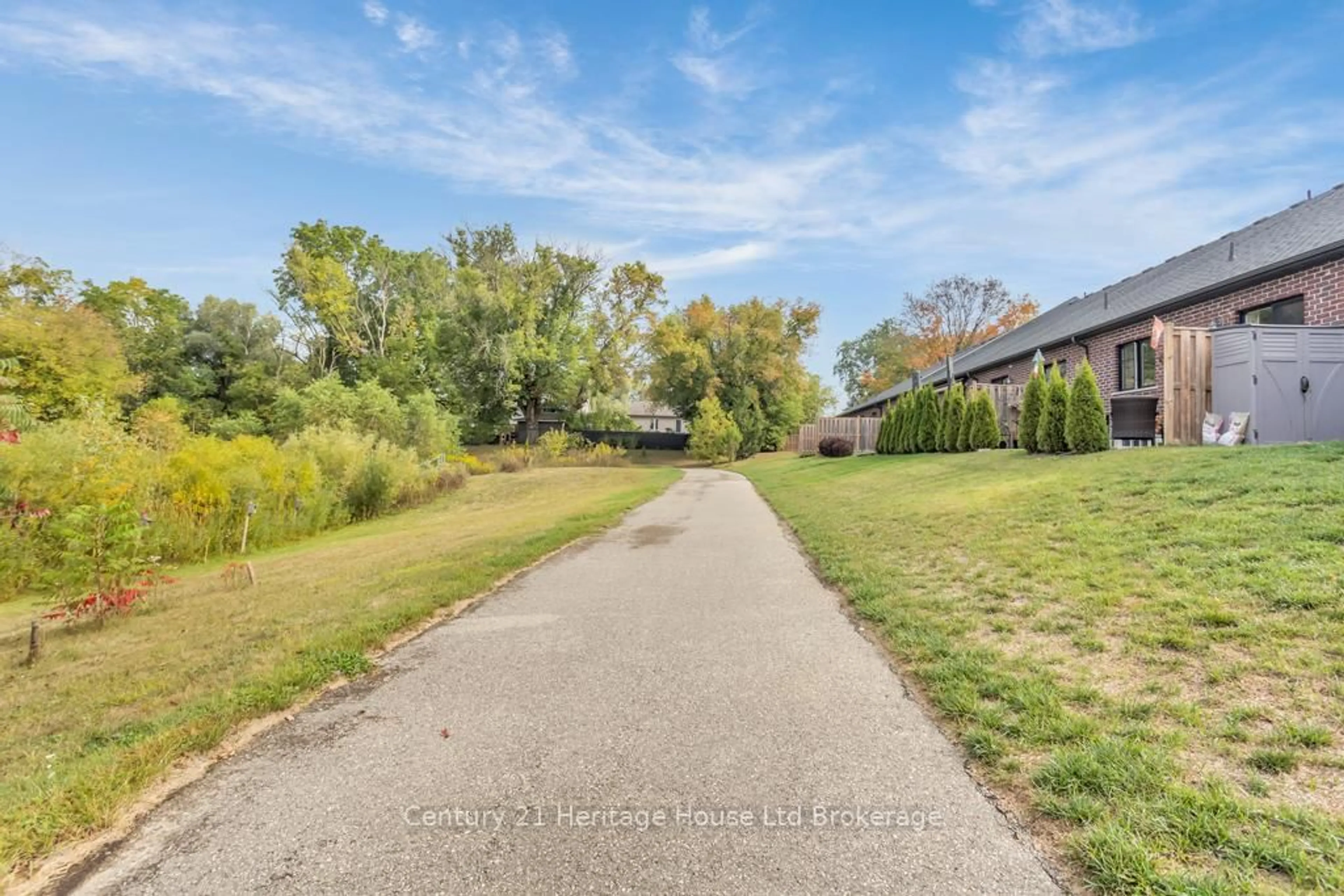 A pic from outside/outdoor area/front of a property/back of a property/a pic from drone, street for 35 Chatfield St #3, Ingersoll Ontario N5C 0B3