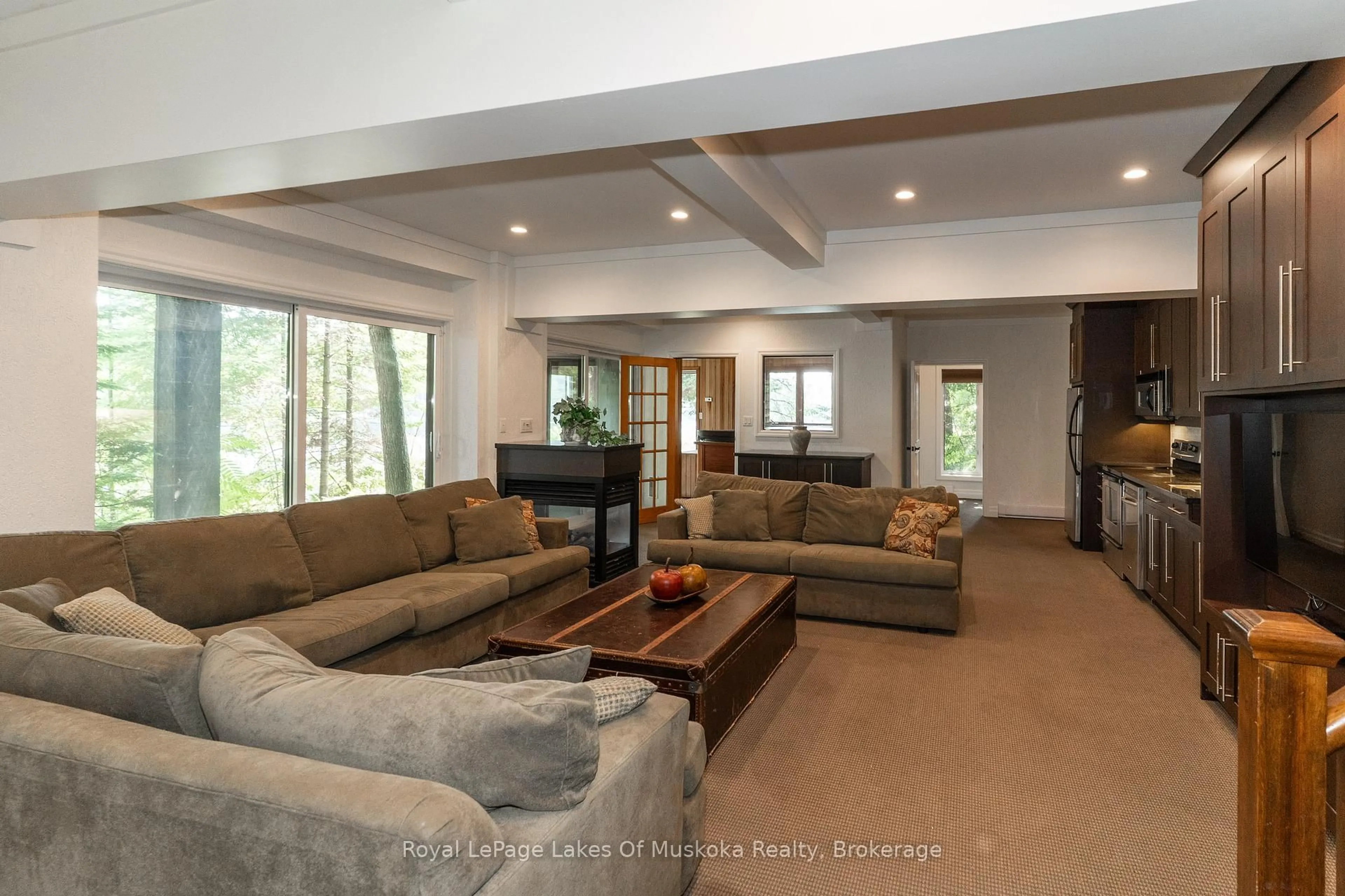 Living room with furniture, unknown for 51 Pinetree Rd, Gravenhurst Ontario P1P 1R2